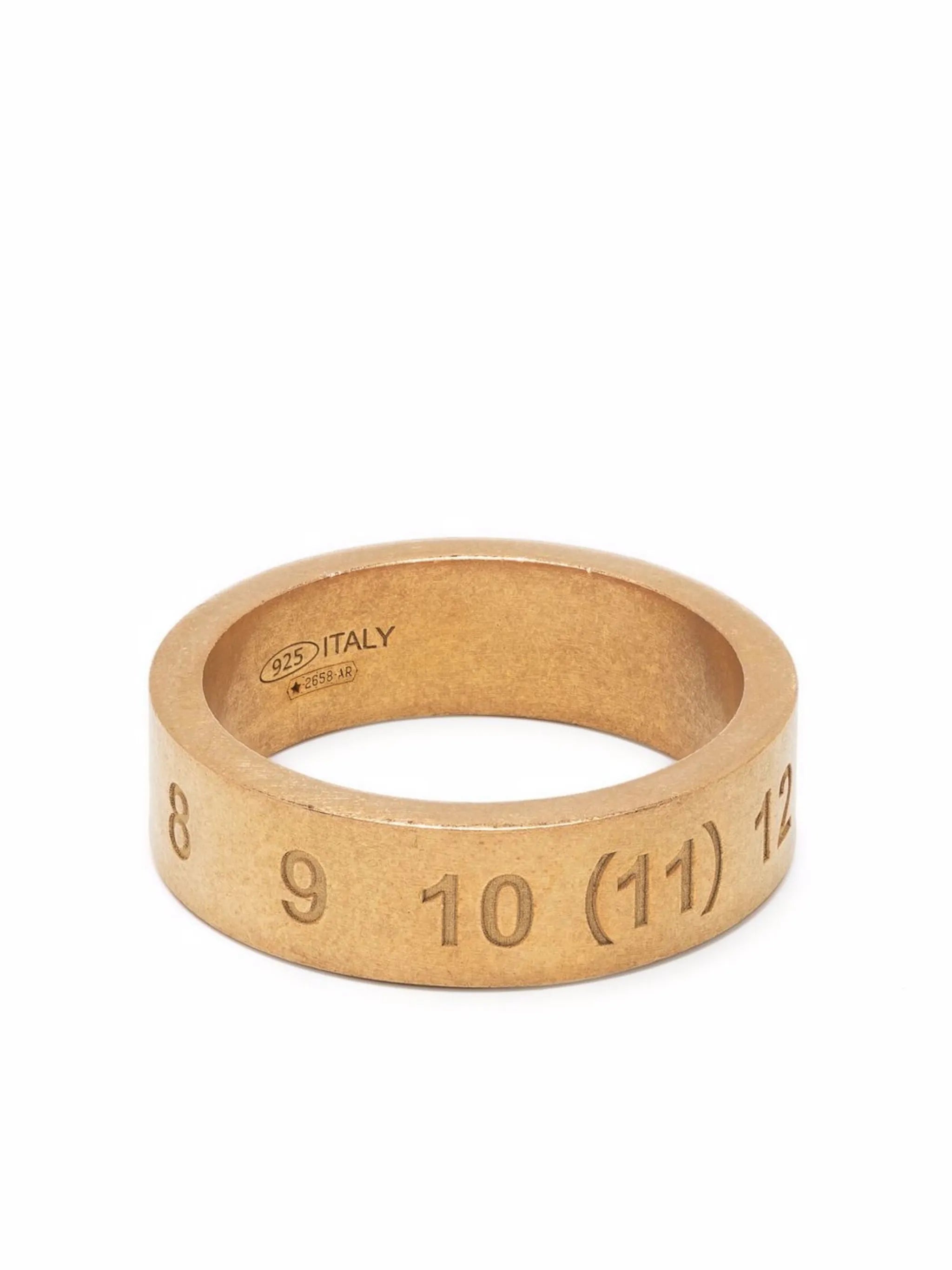 numbers-motif engraved ring