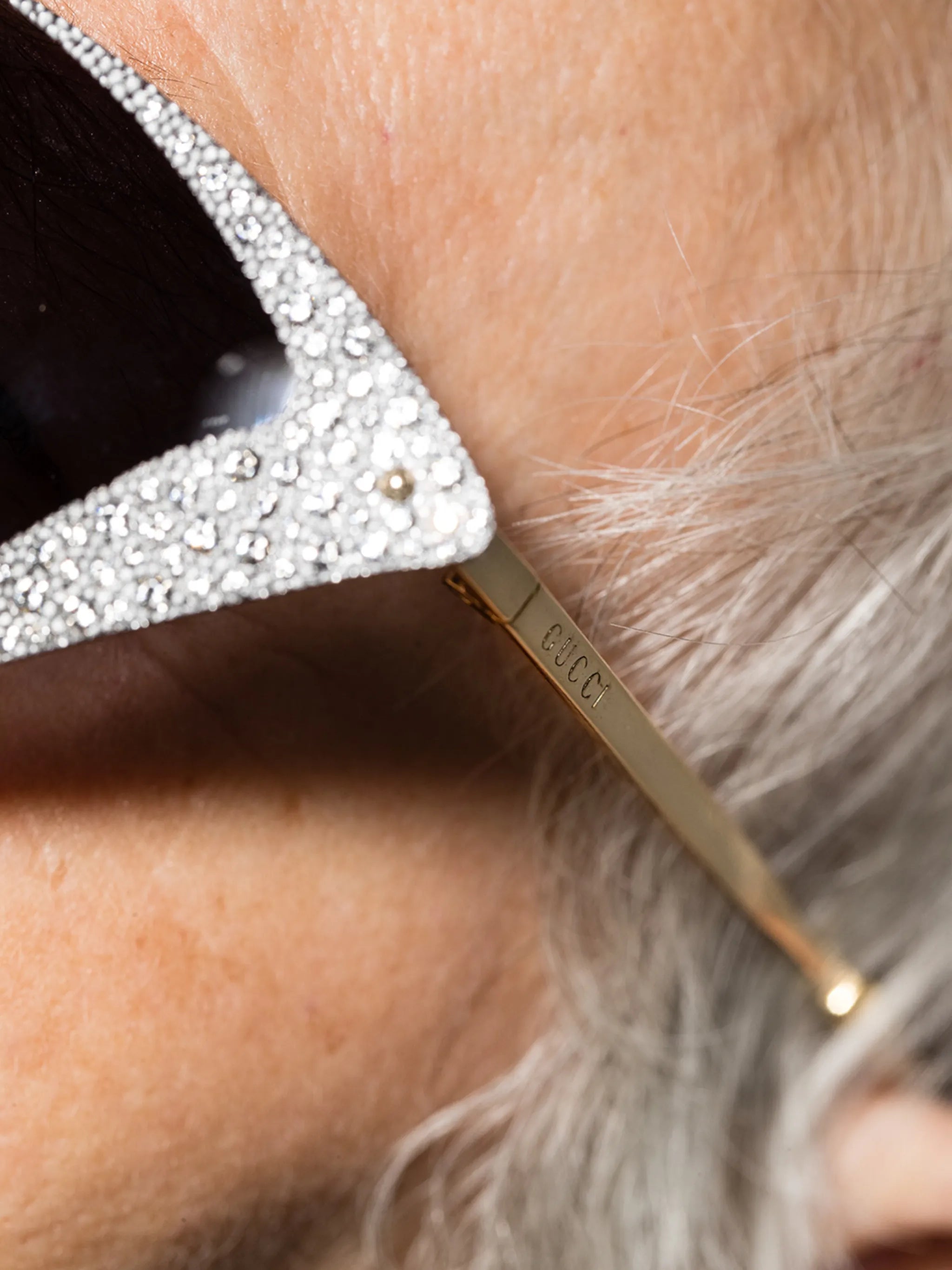 cat-eye frame sunglasses