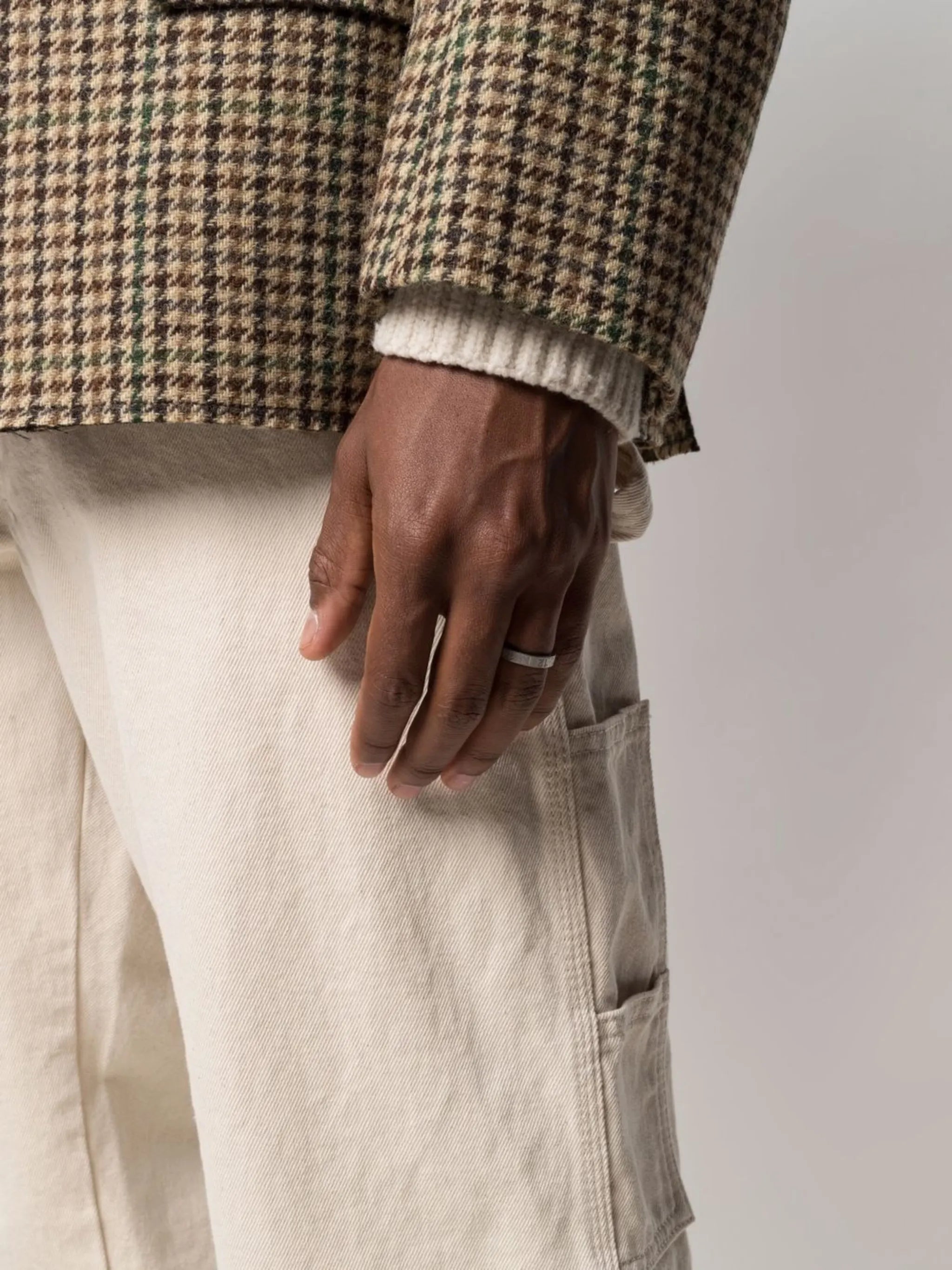 numbers-motif band ring