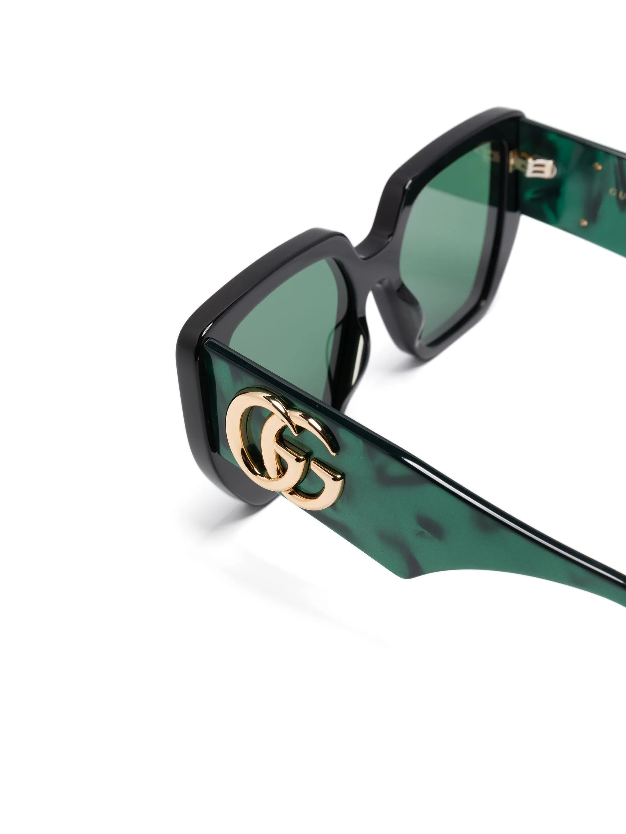 oversized-frame sunglasses