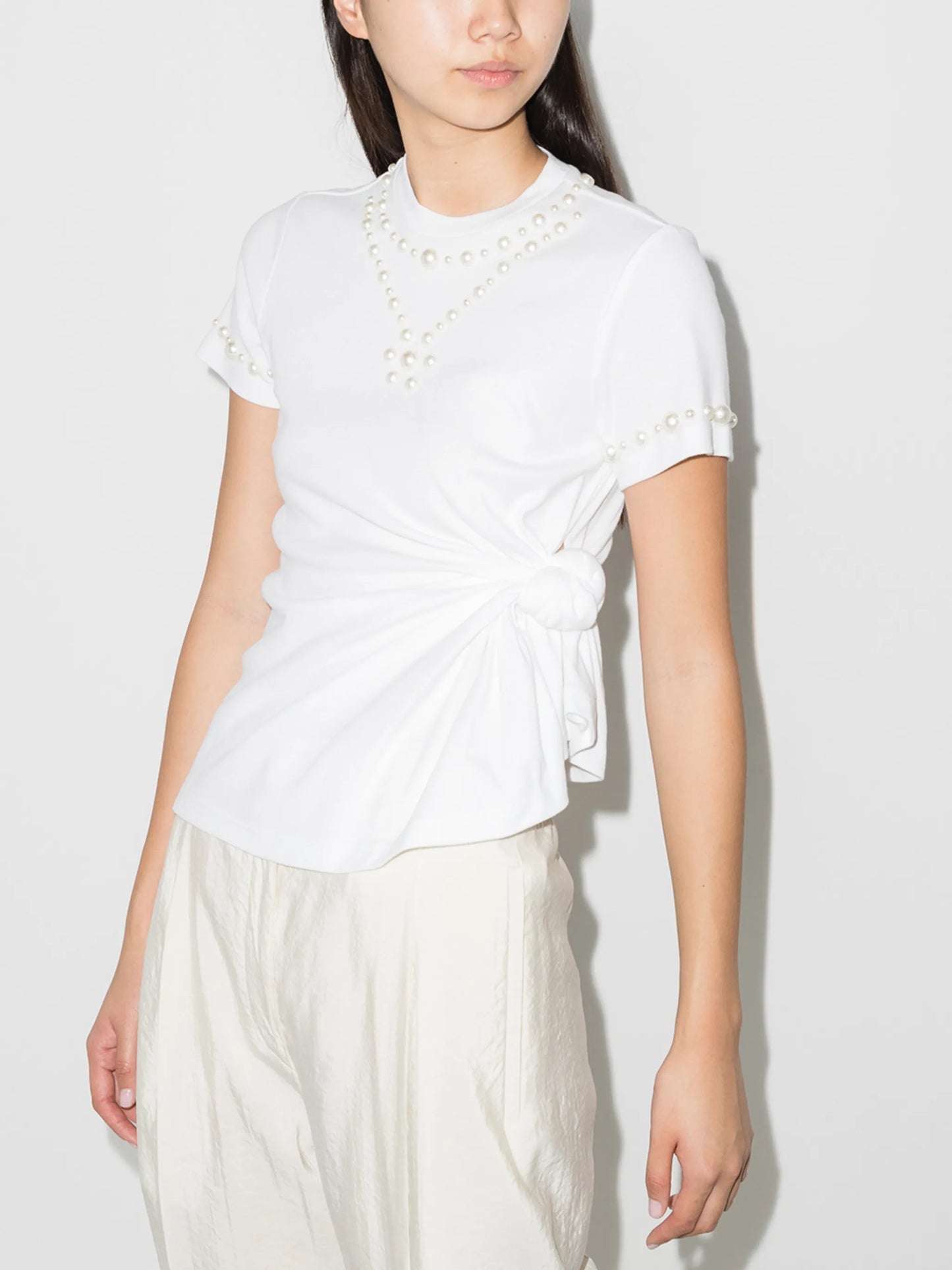 pearl-embellished knotted T-shirt