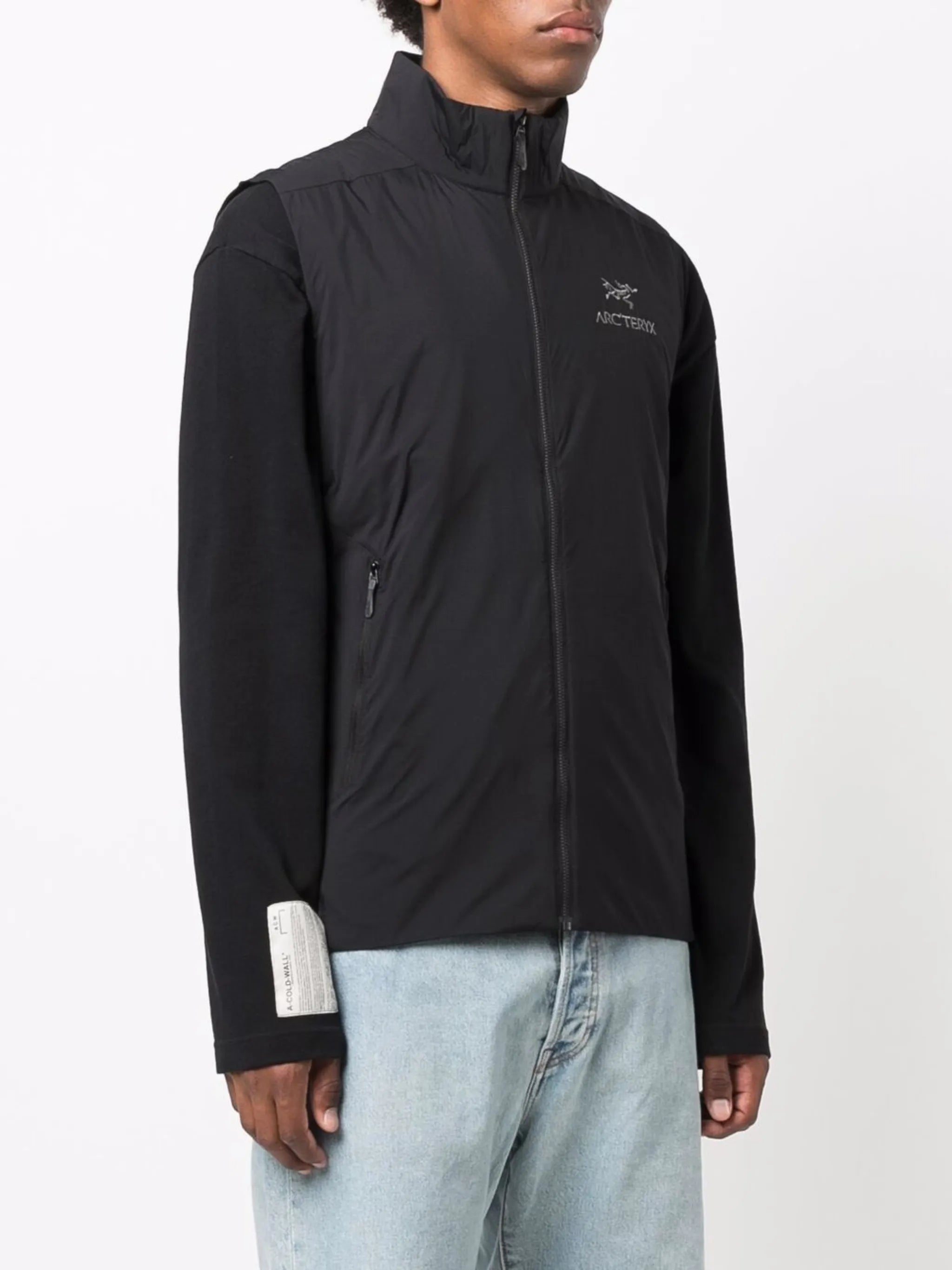 logo-detail zip-up gilet