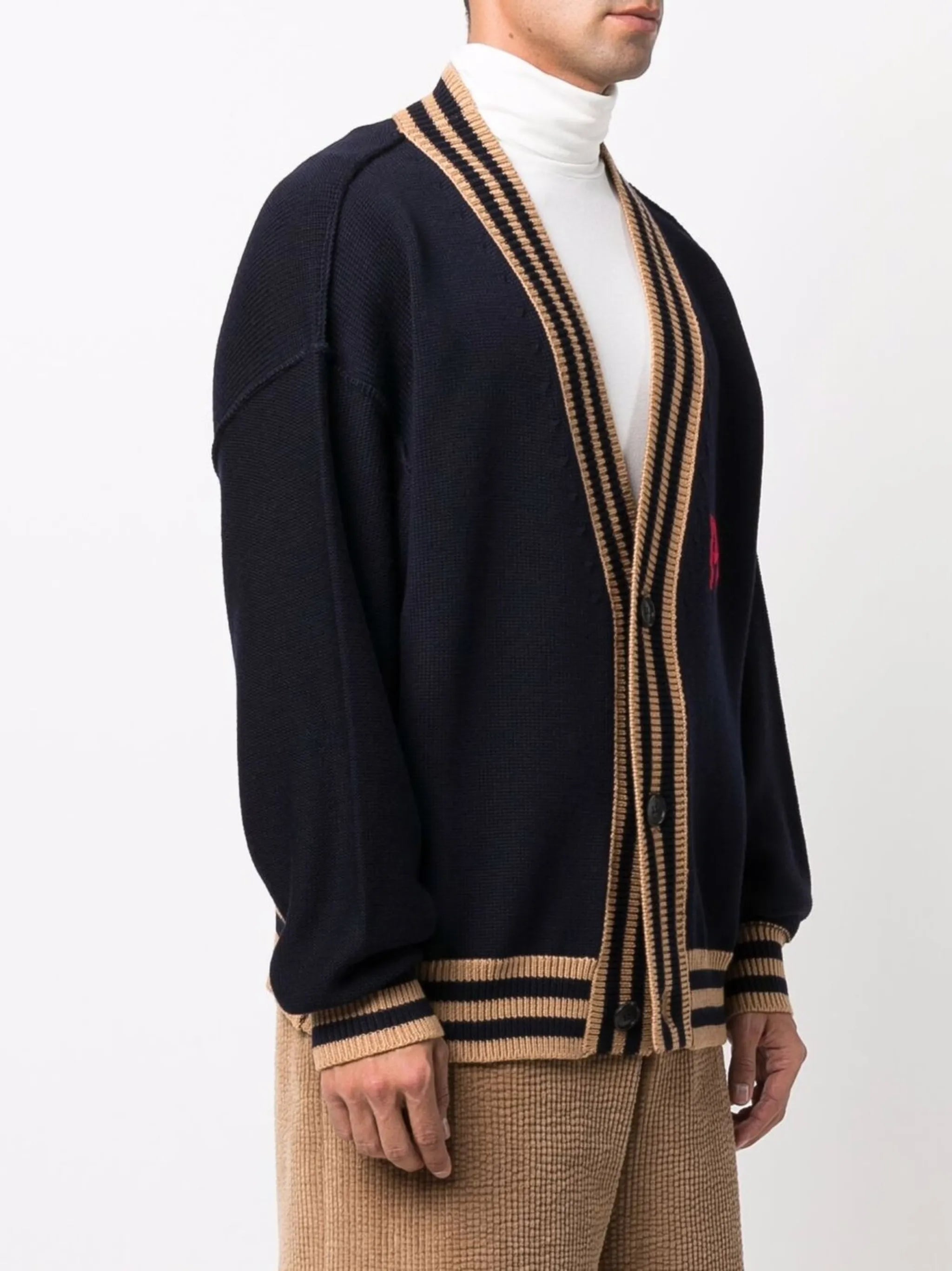 bear-motif cardigan