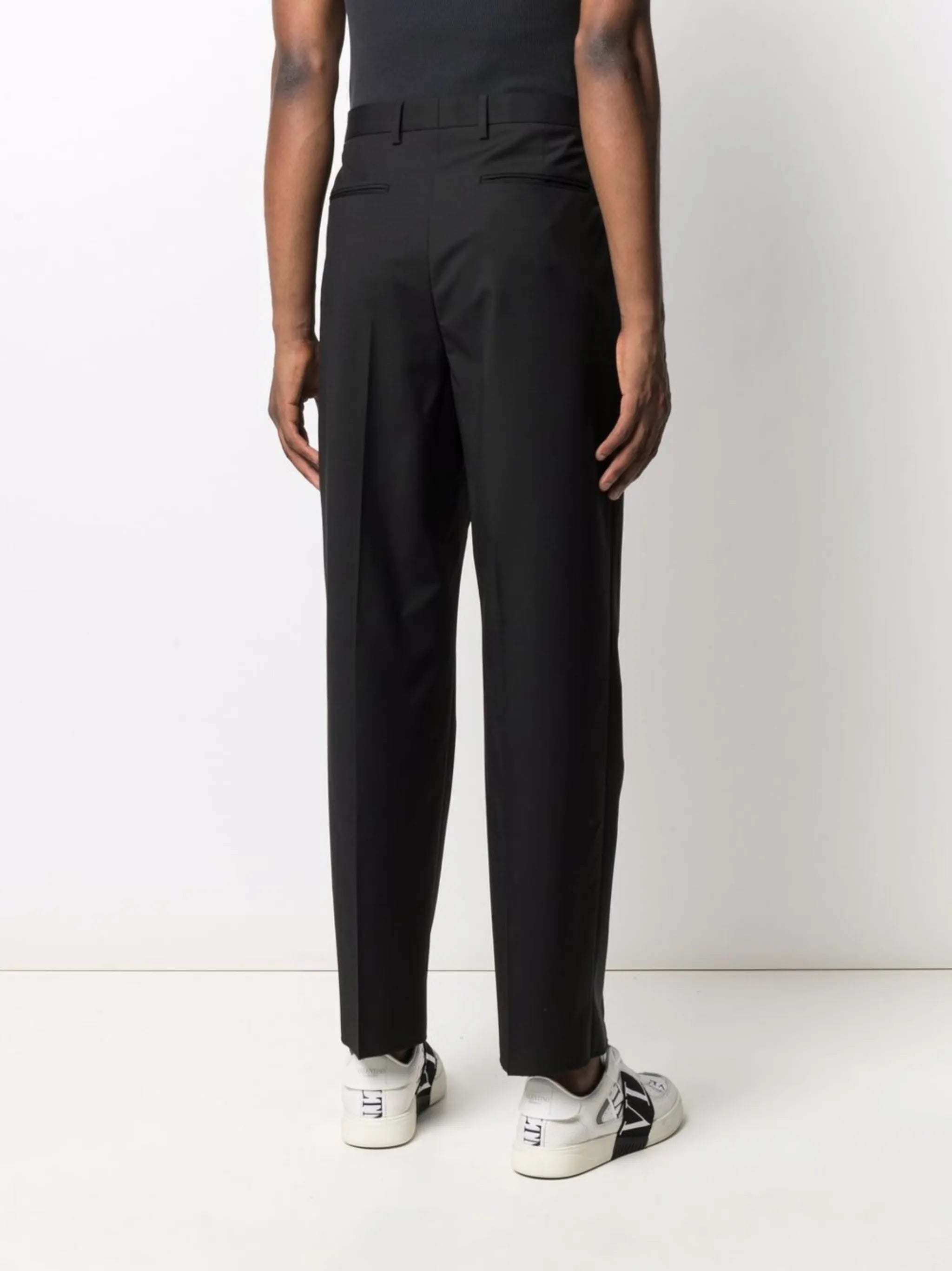 straight-leg tailored trousers