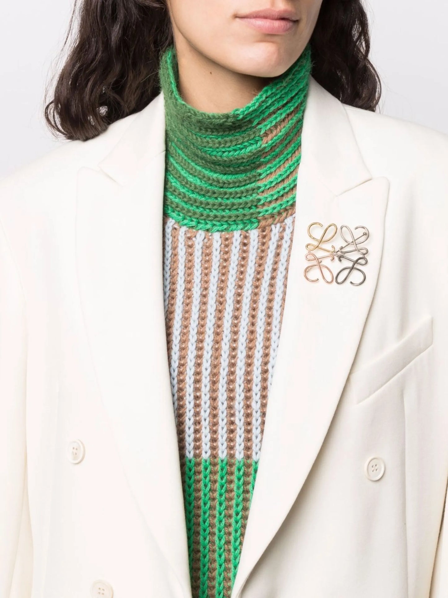 pin-fastening logo brooch