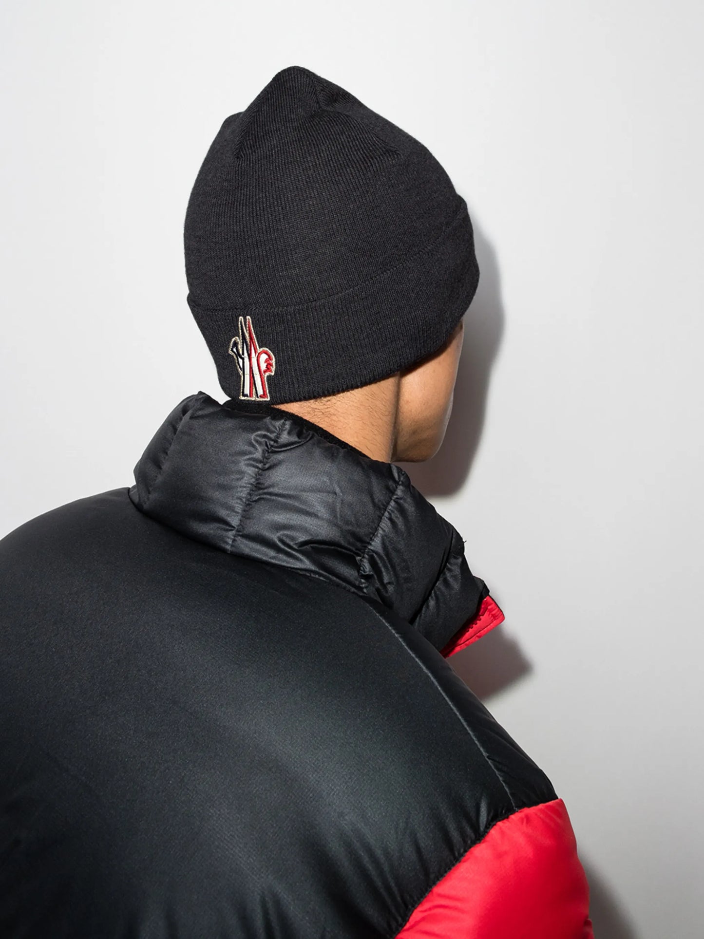 logo patch knitted beanie