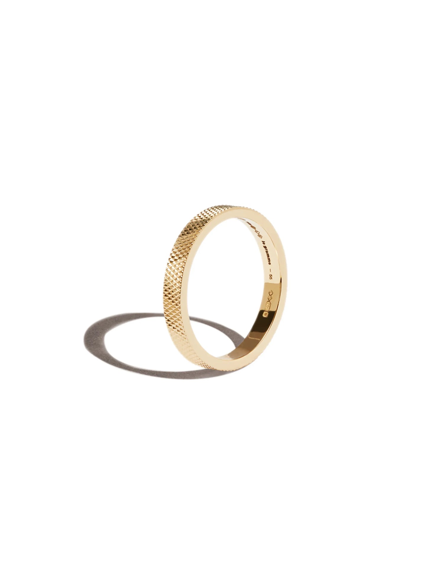 18kt yellow gold 4g knurled ribbon band ring