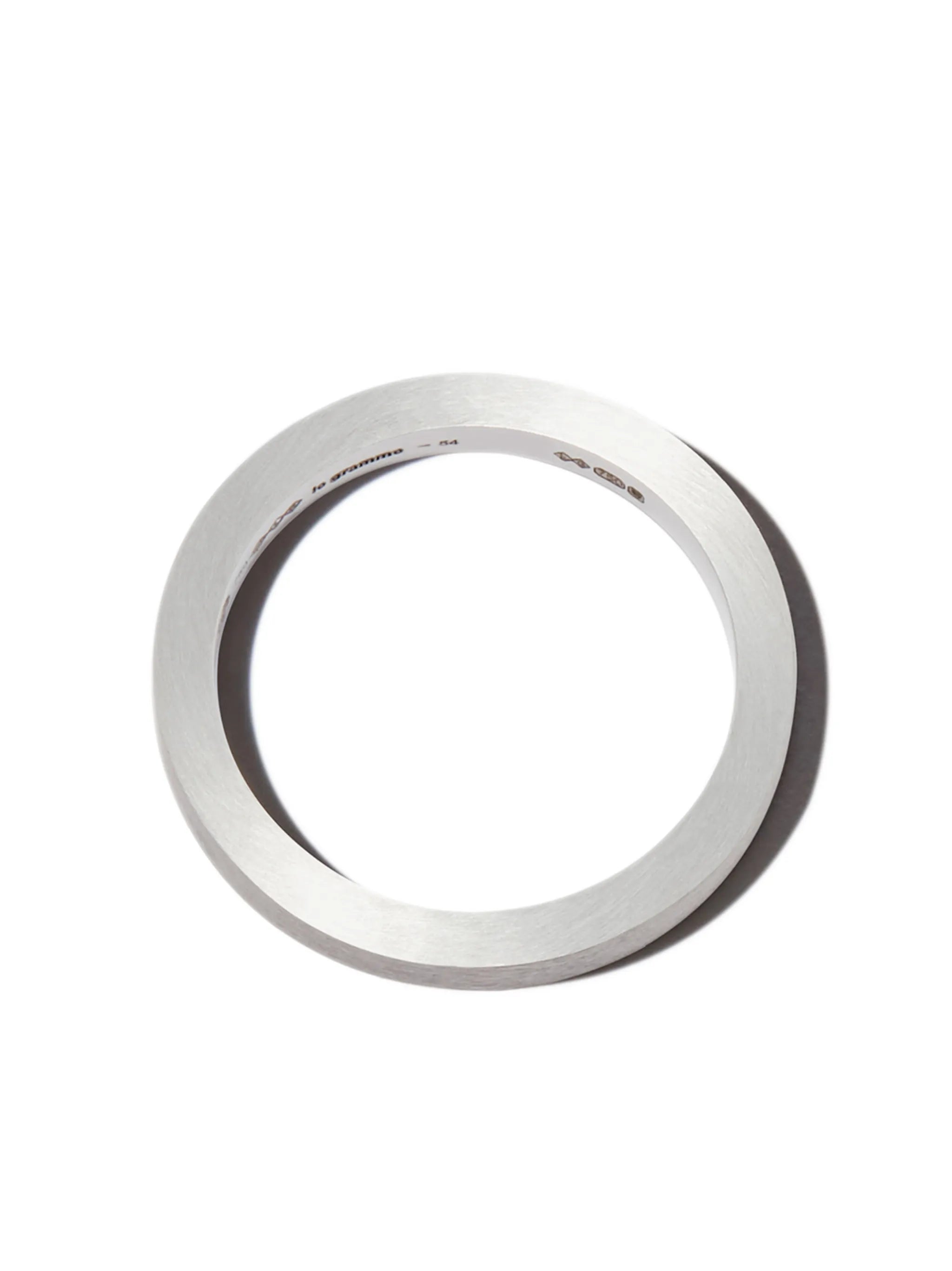 18kt white gold 5g ribbon brushed band ring