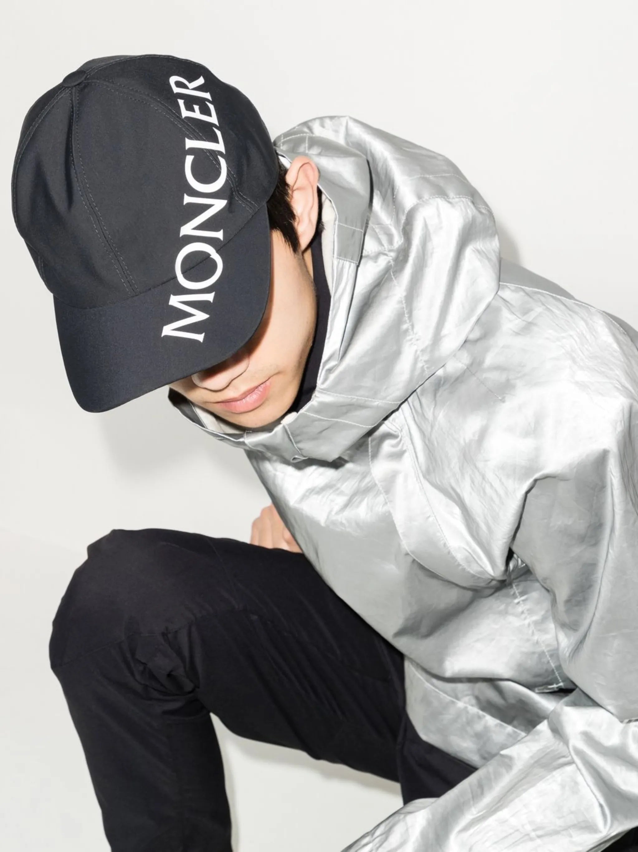 diagonal logo-print baseball cap