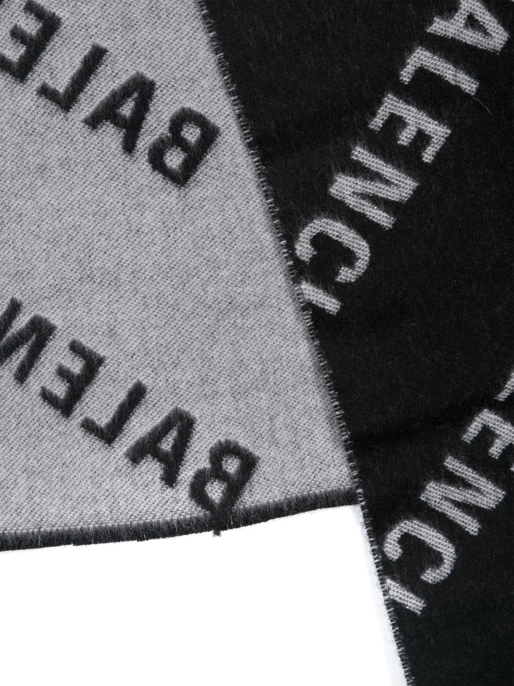 Allover Logo Macro scarf