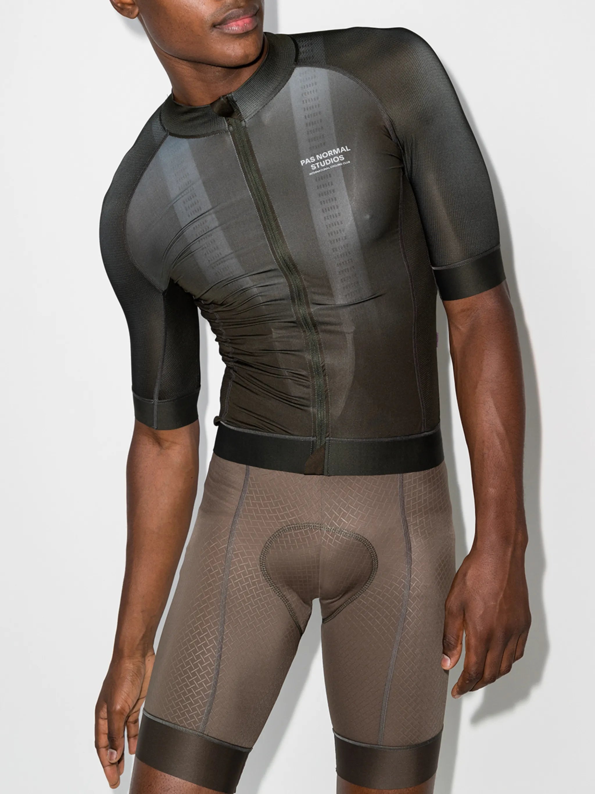 Mechanism cycling vest