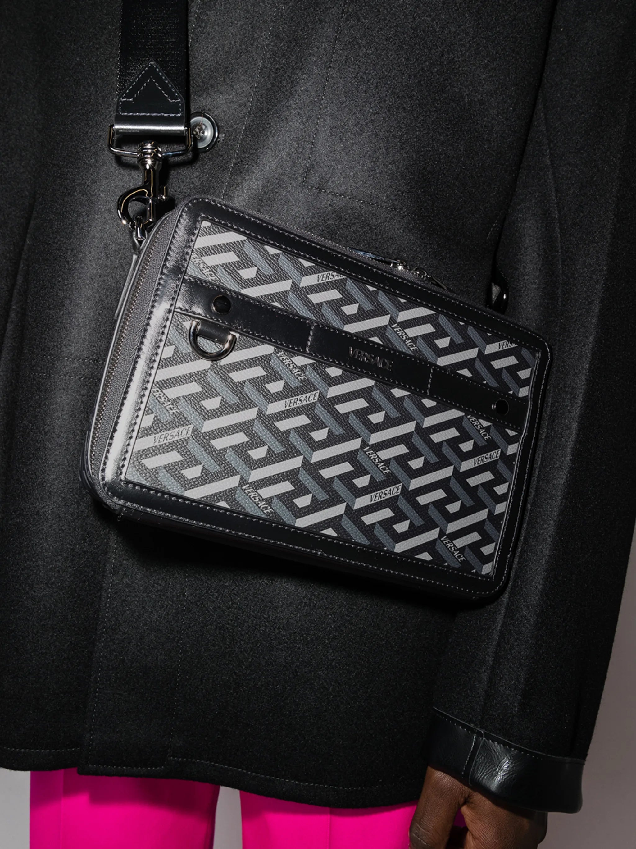 La Greca print camera bag