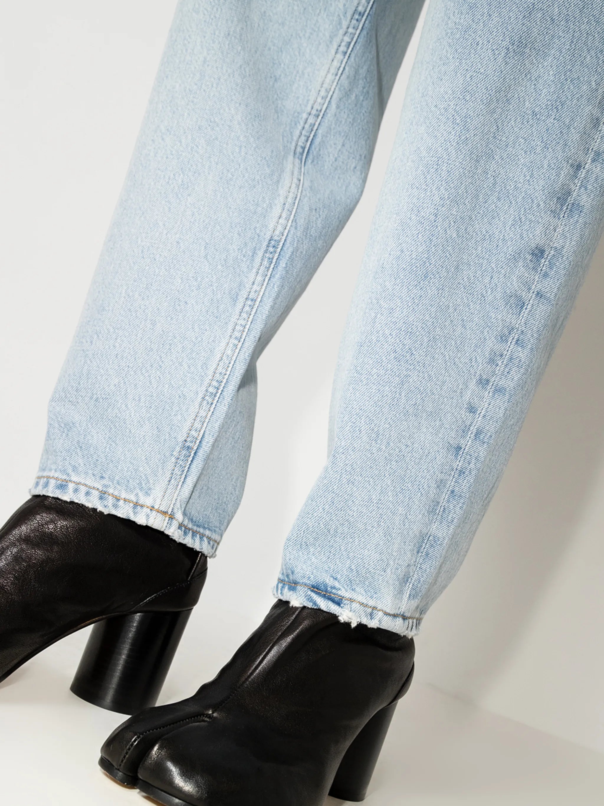 tapered high-waisted jeans