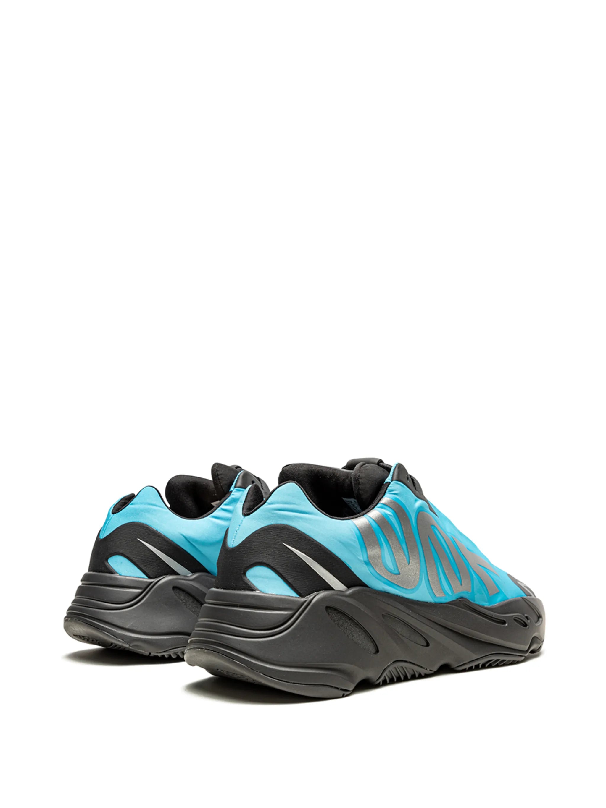 YEEZY 700 MNVN 