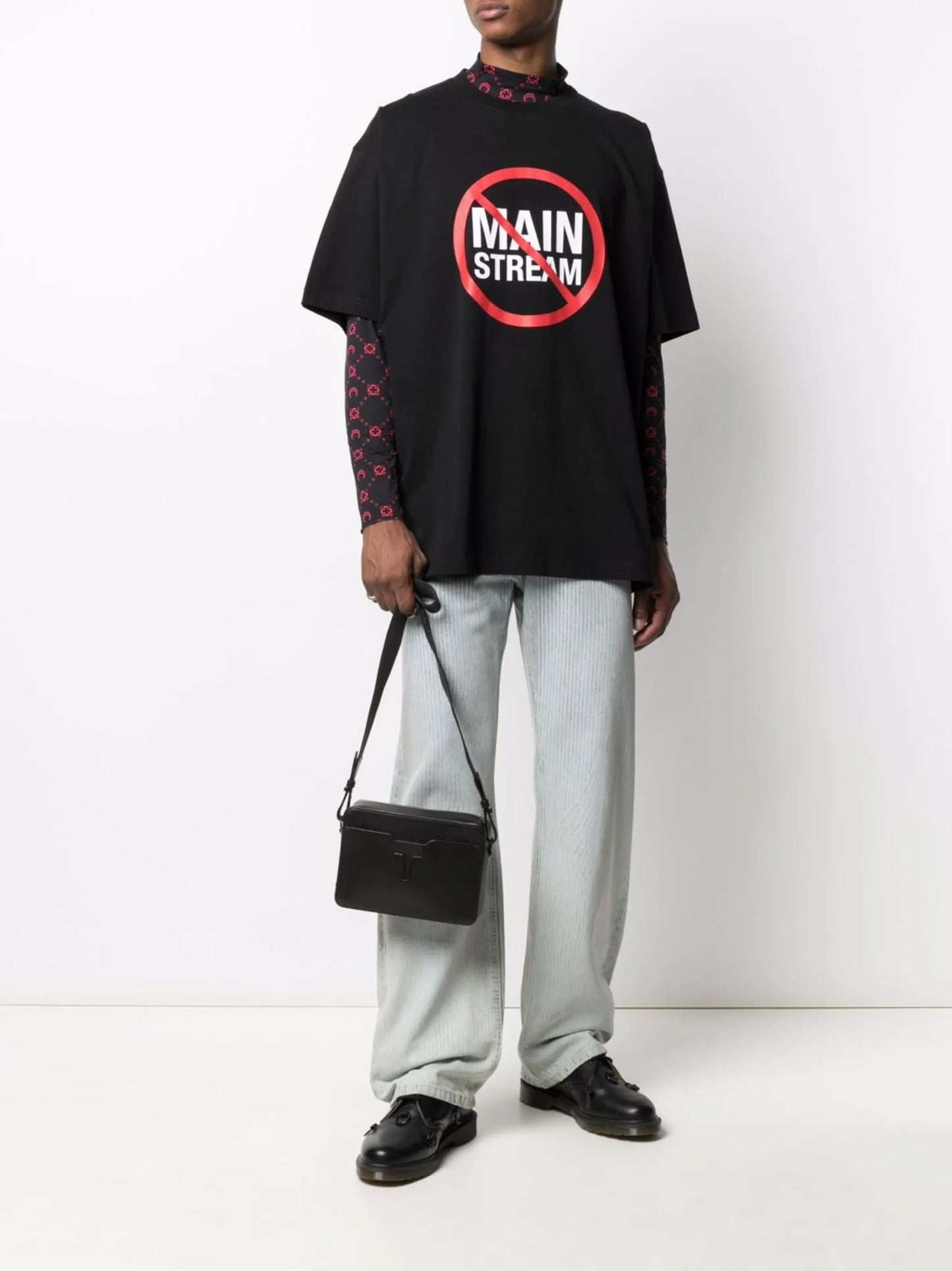 graphic-print T-shirt