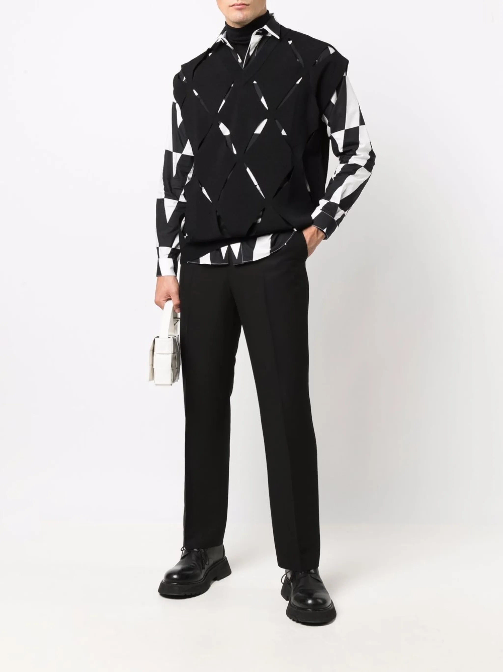V cut-out sleeveless knitted jumper