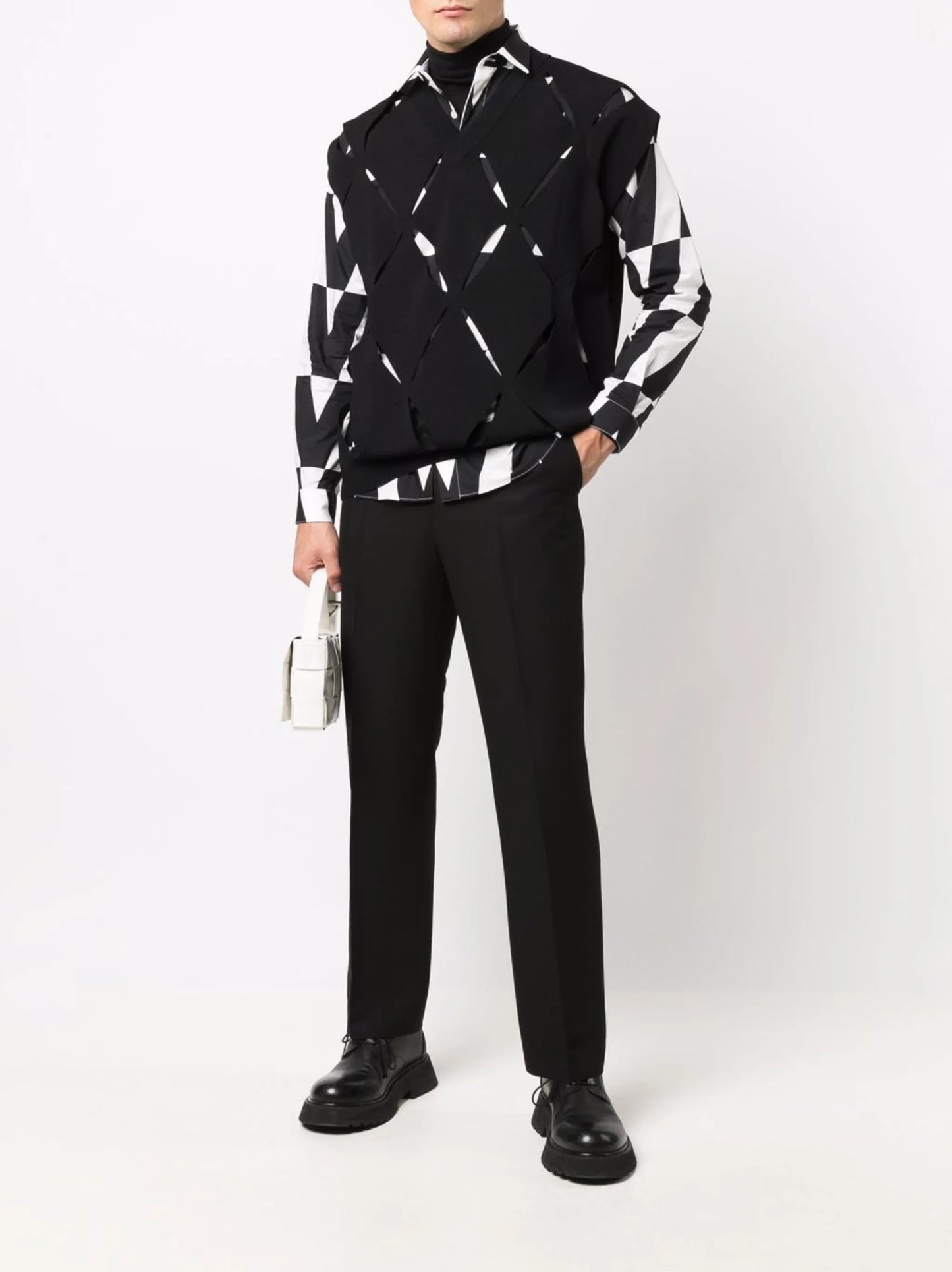 V cut-out sleeveless knitted jumper