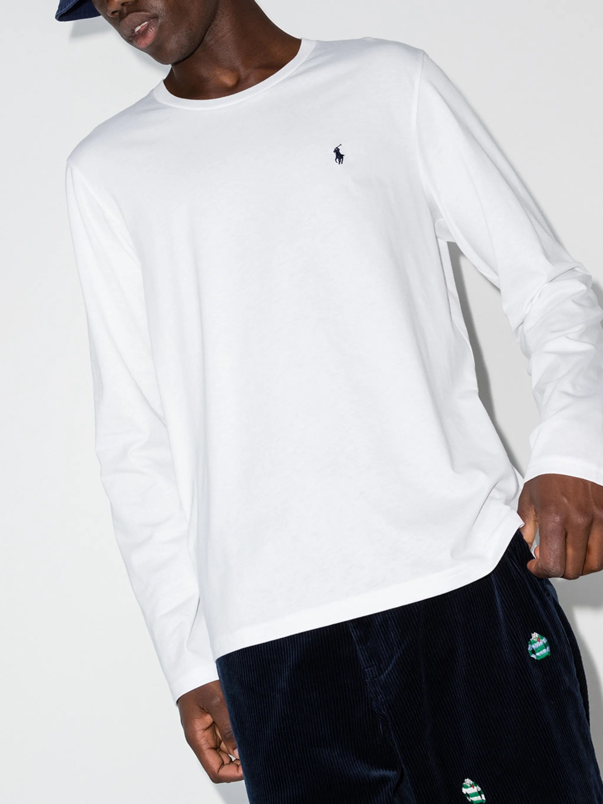 logo-embroidered T-shirt