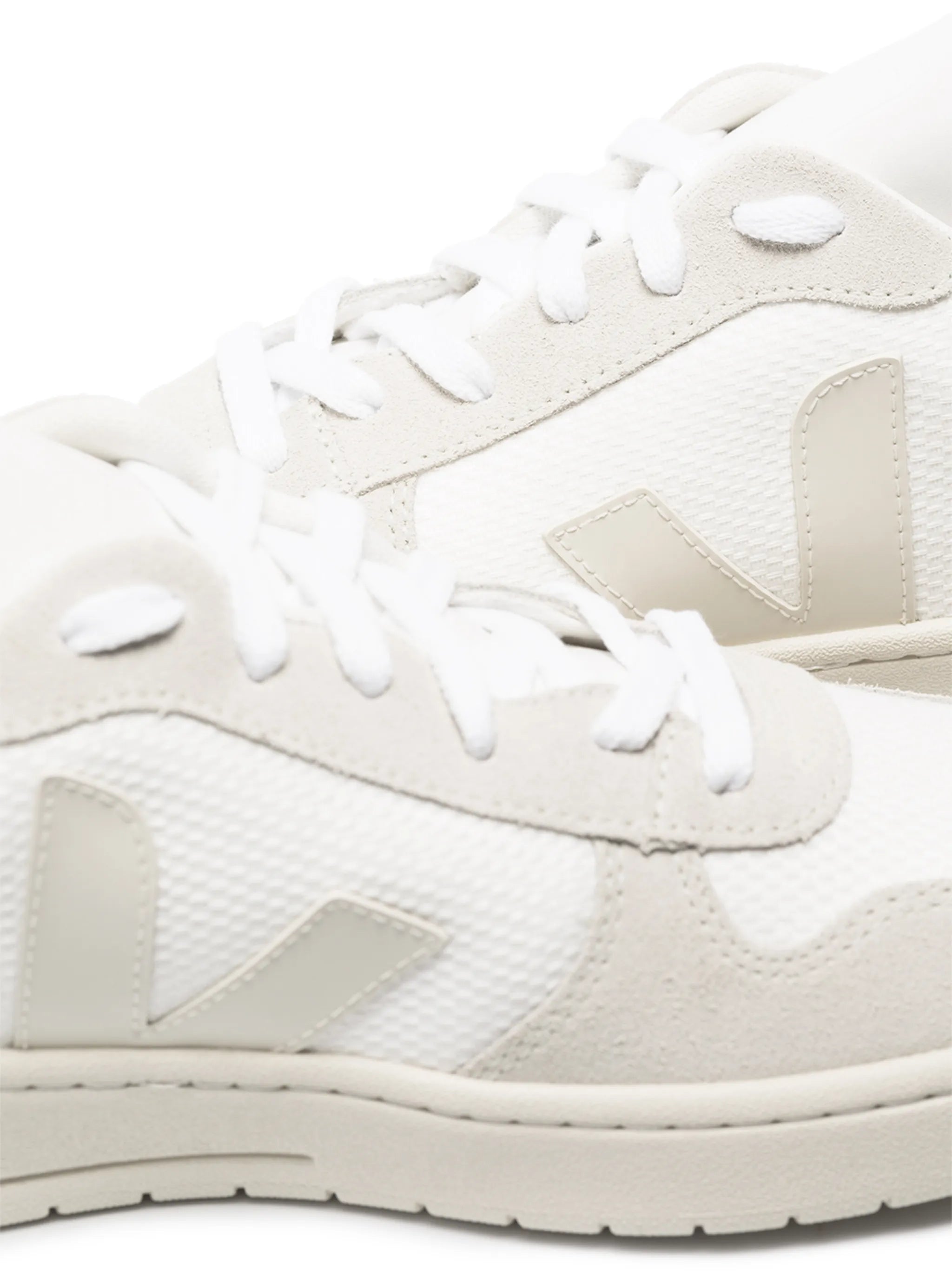 V-10 low-top sneakers