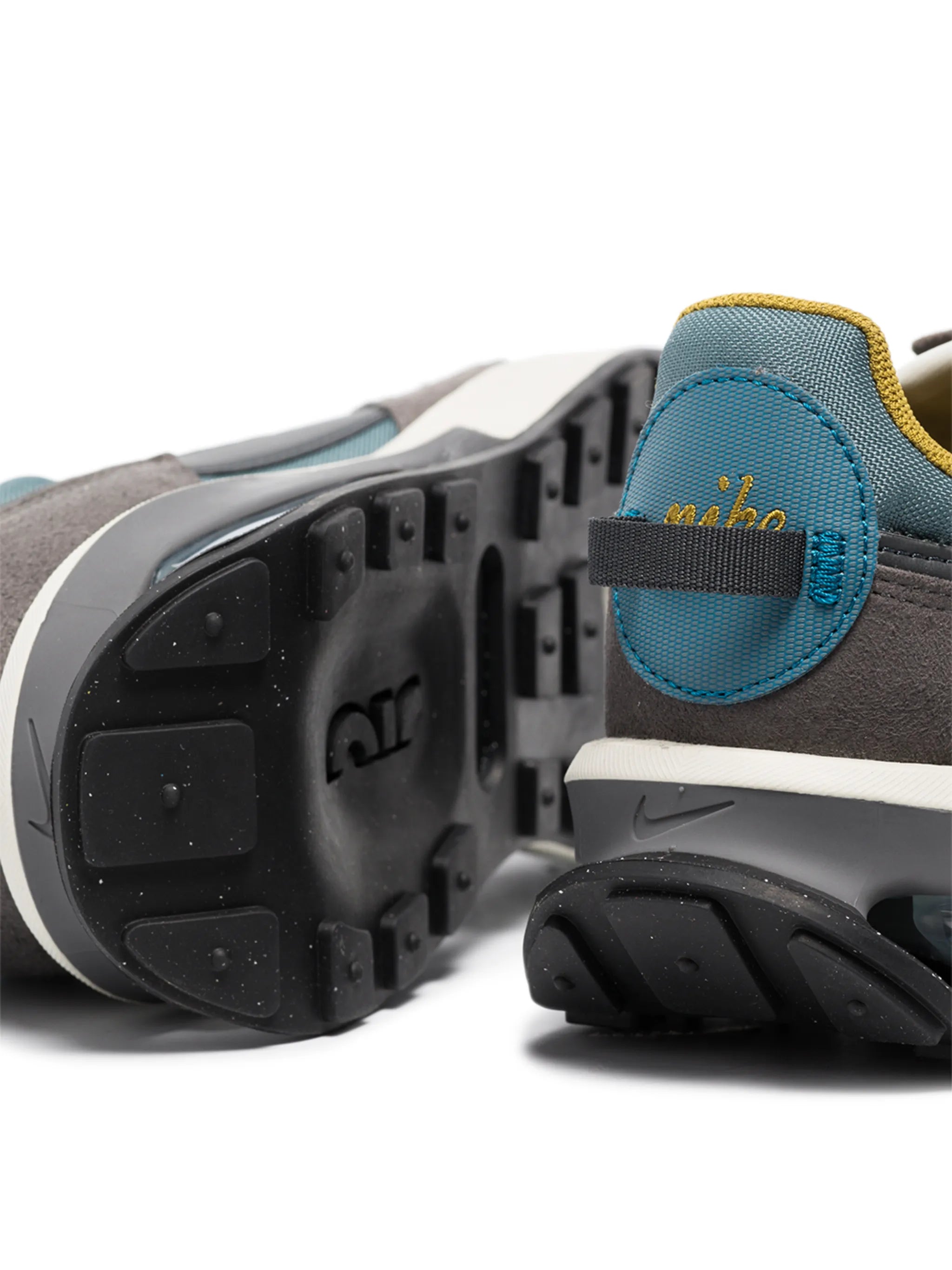 Air Max Pre-Day LX sneakers