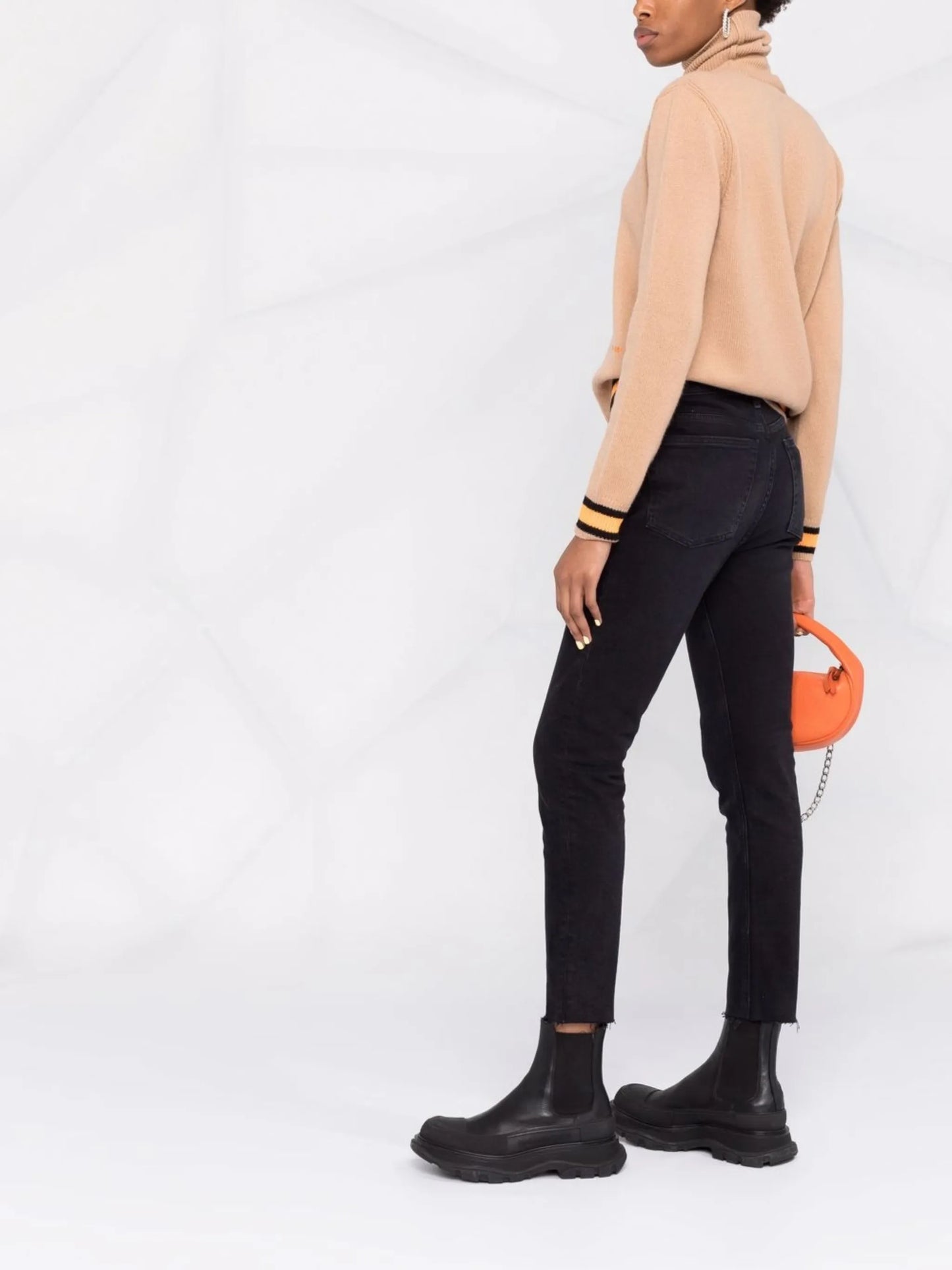 mid-rise cropped jeans