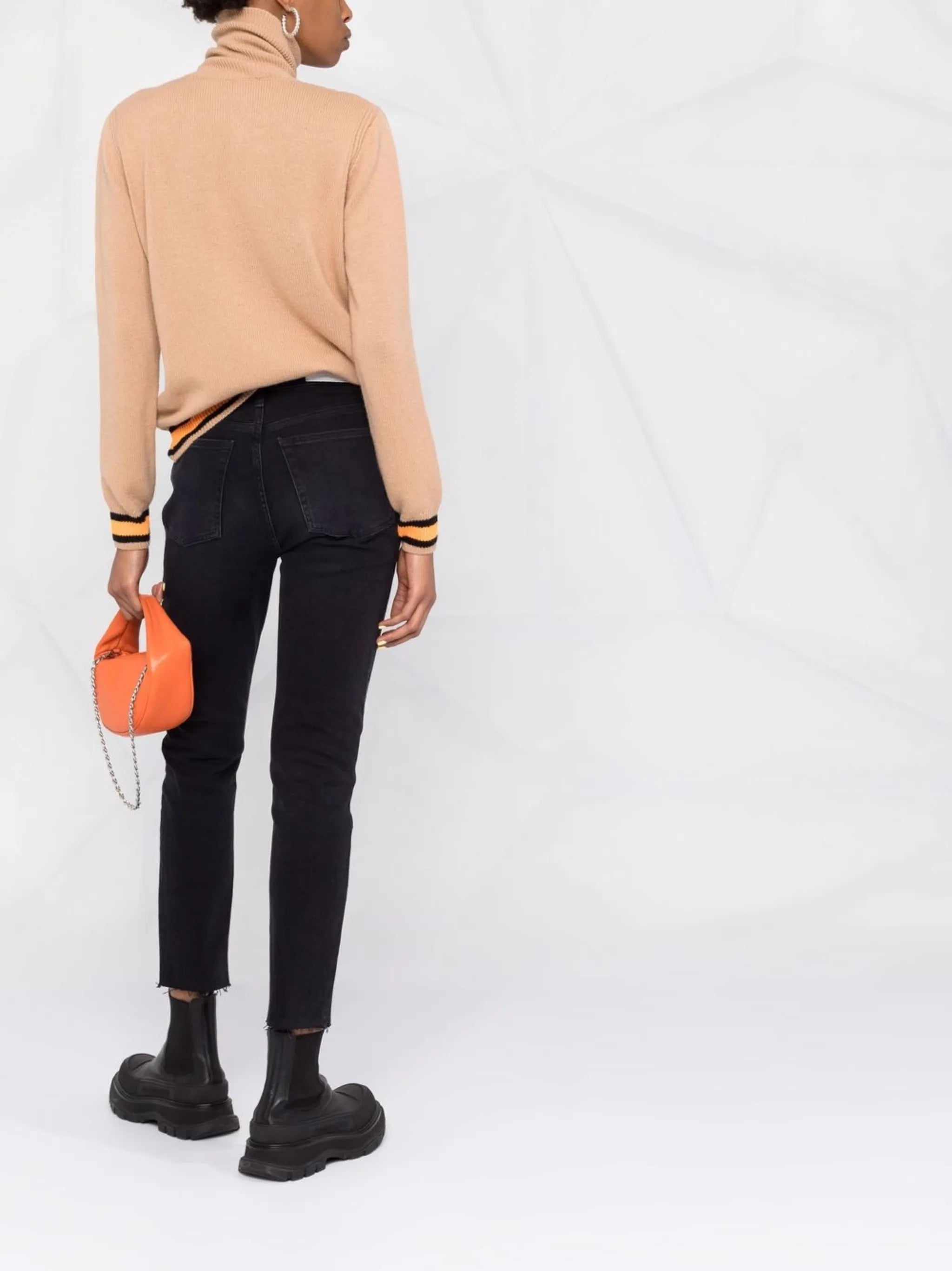 mid-rise cropped jeans