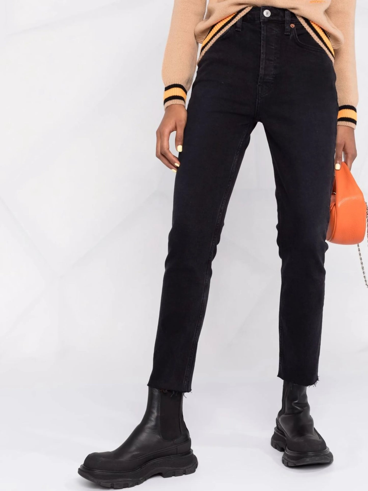 mid-rise cropped jeans