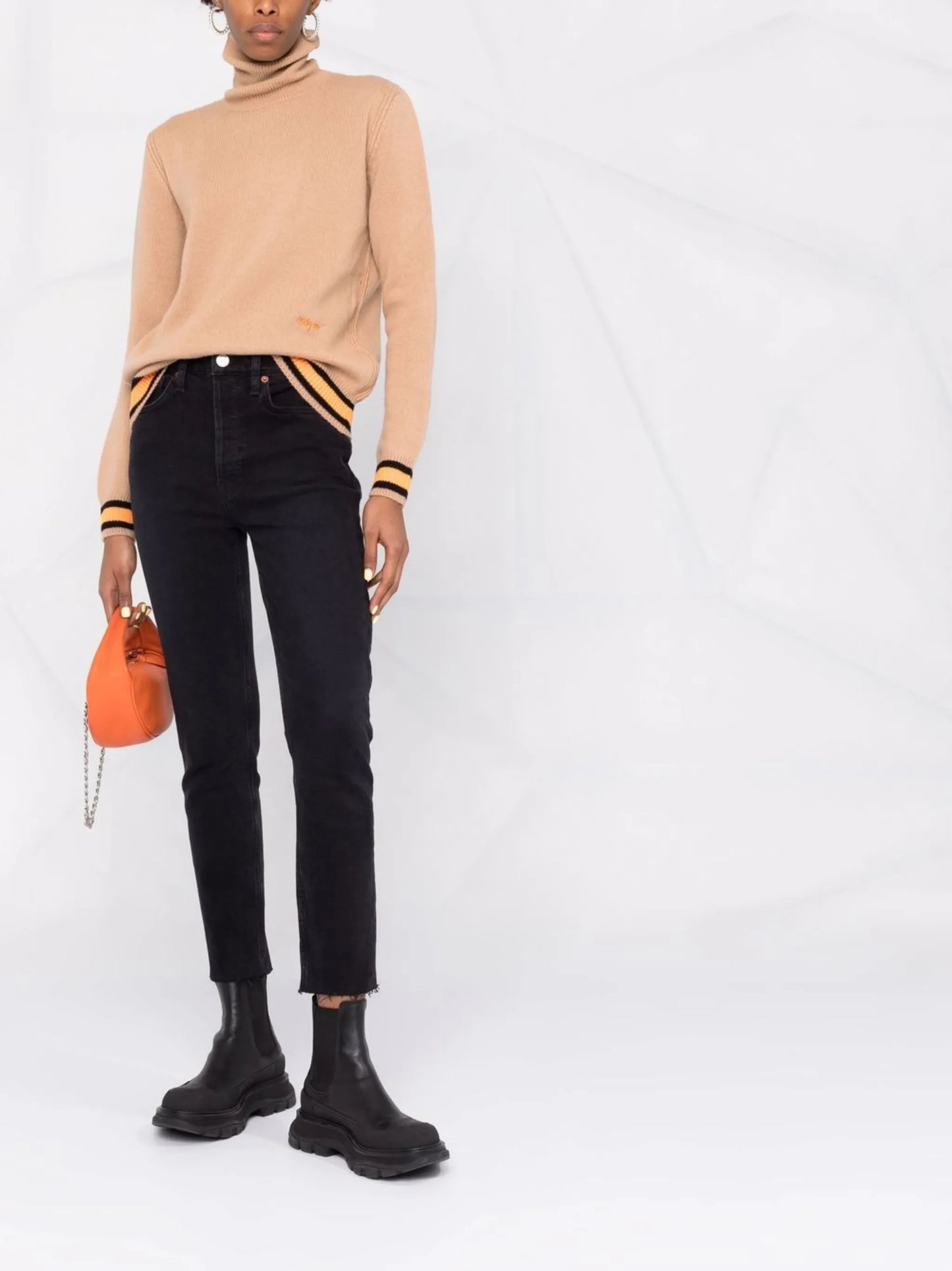 mid-rise cropped jeans