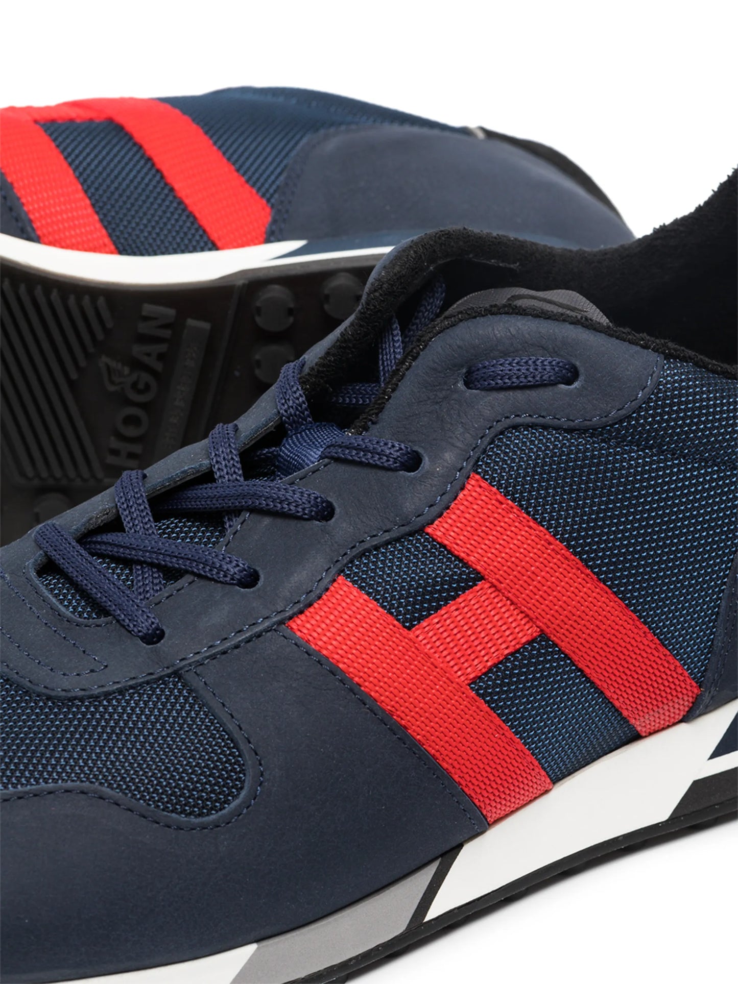H383 low-top sneakers