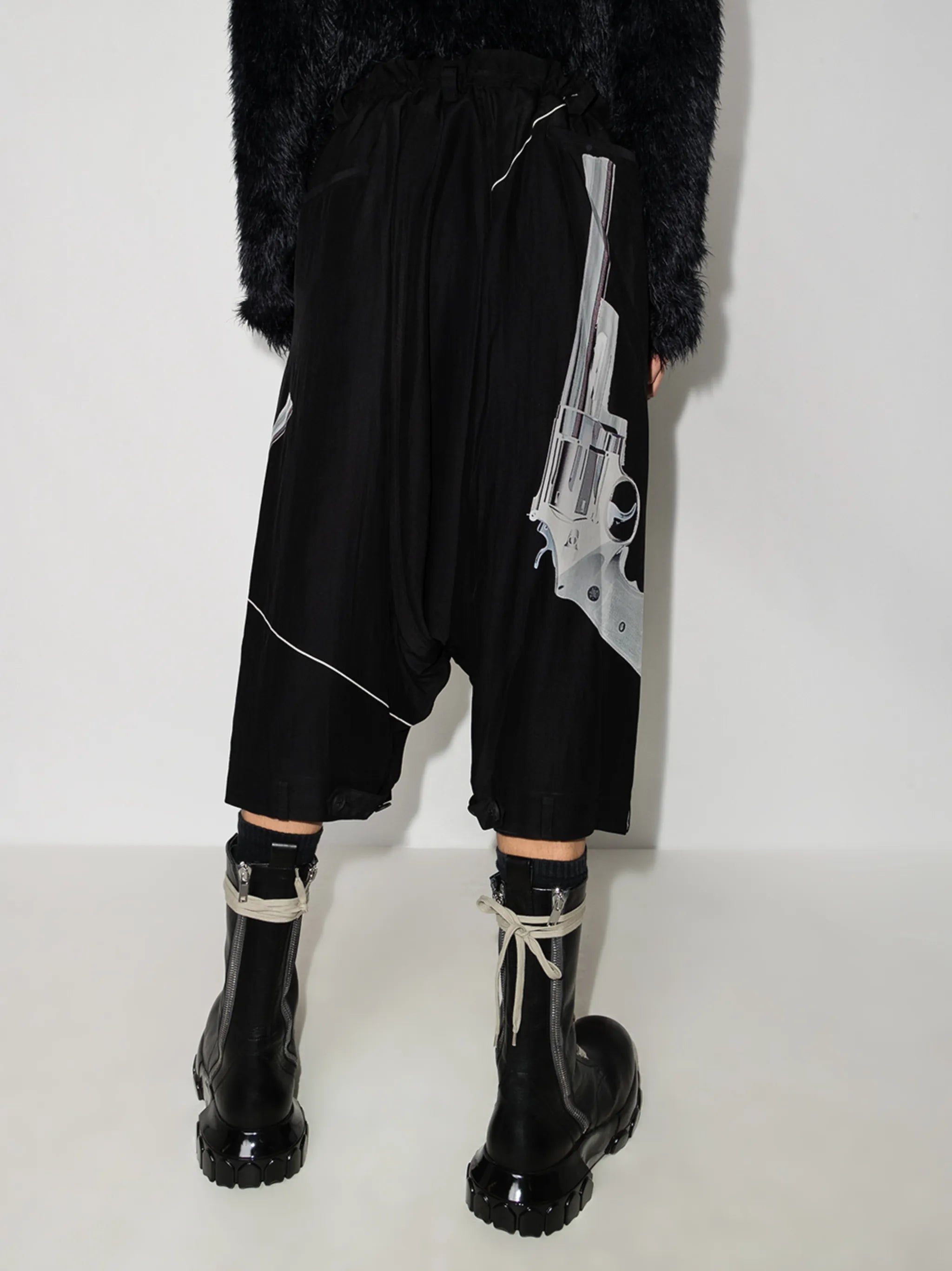 Sarouel drop-crotch Bermuda shorts