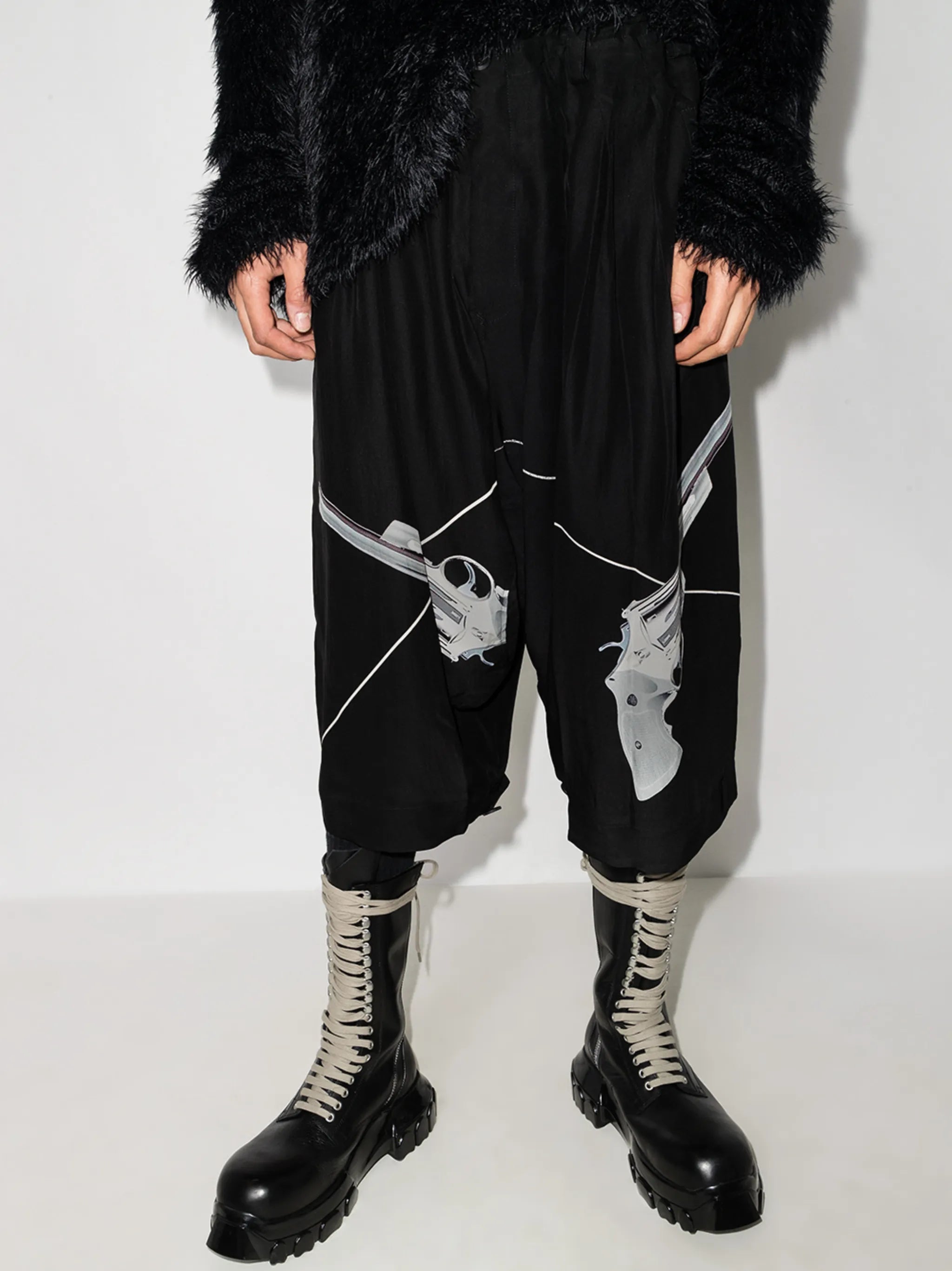 Sarouel drop-crotch Bermuda shorts