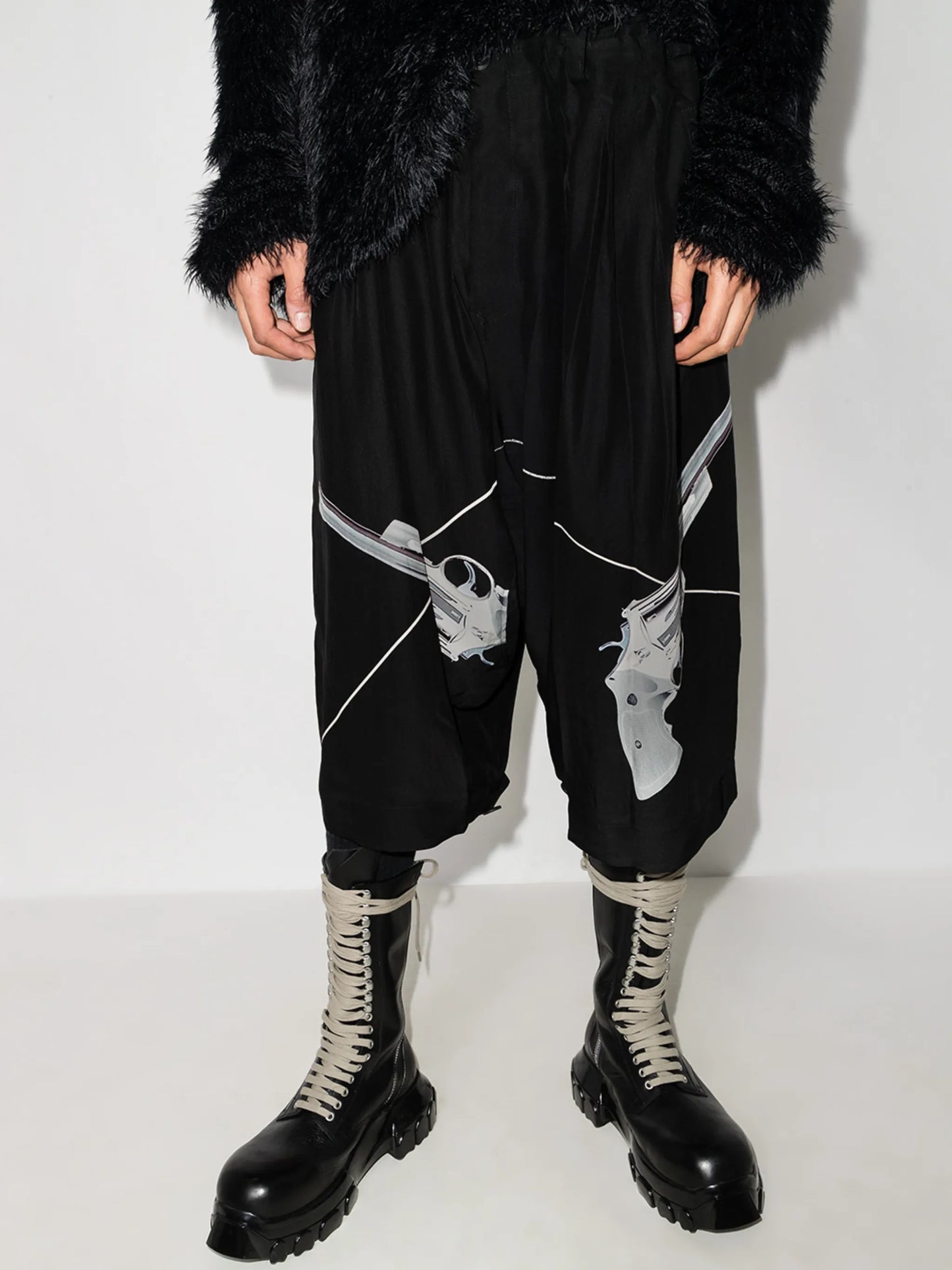 Sarouel drop-crotch Bermuda shorts