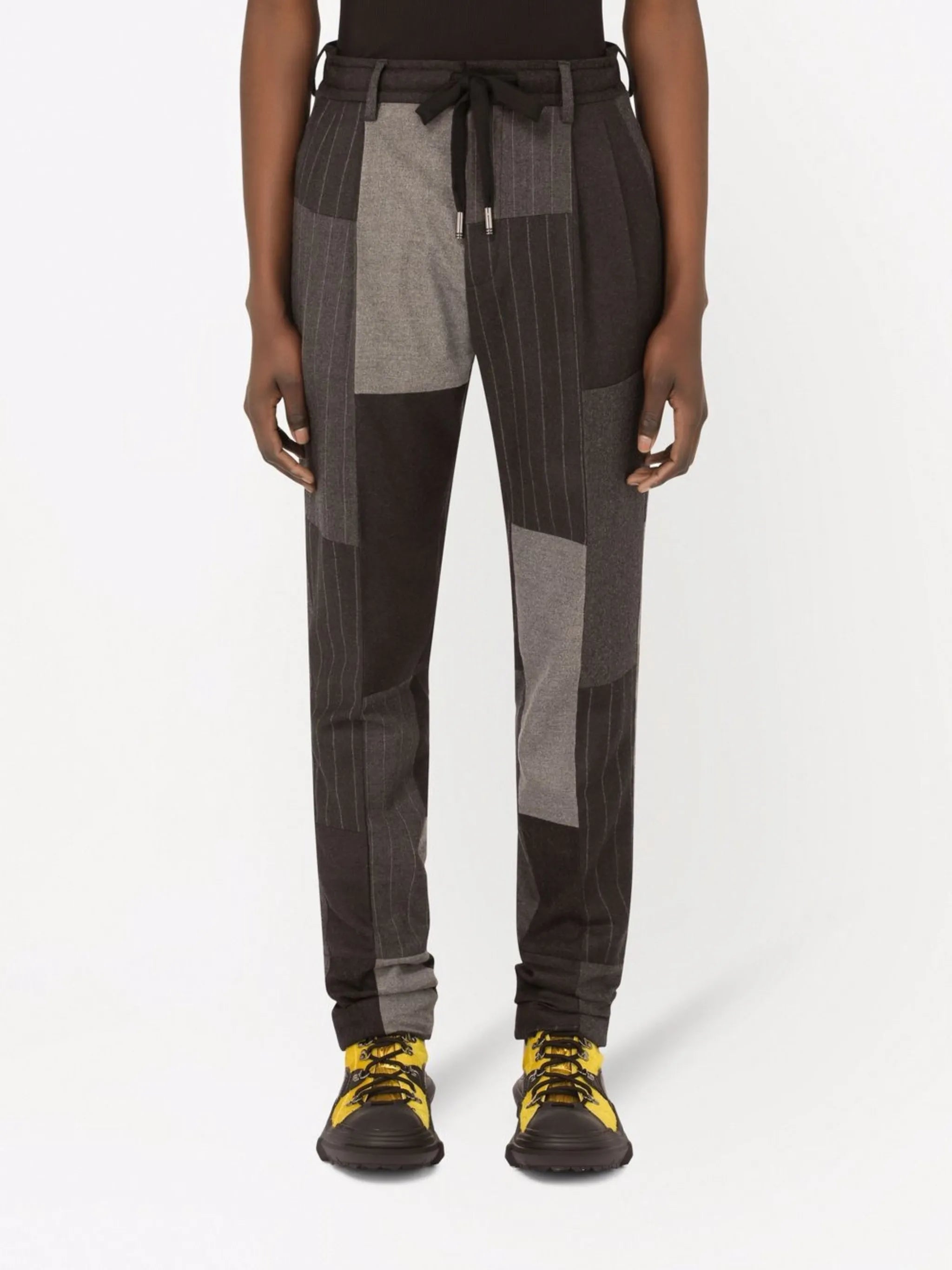 multi-panel drawstring-fastening trousers