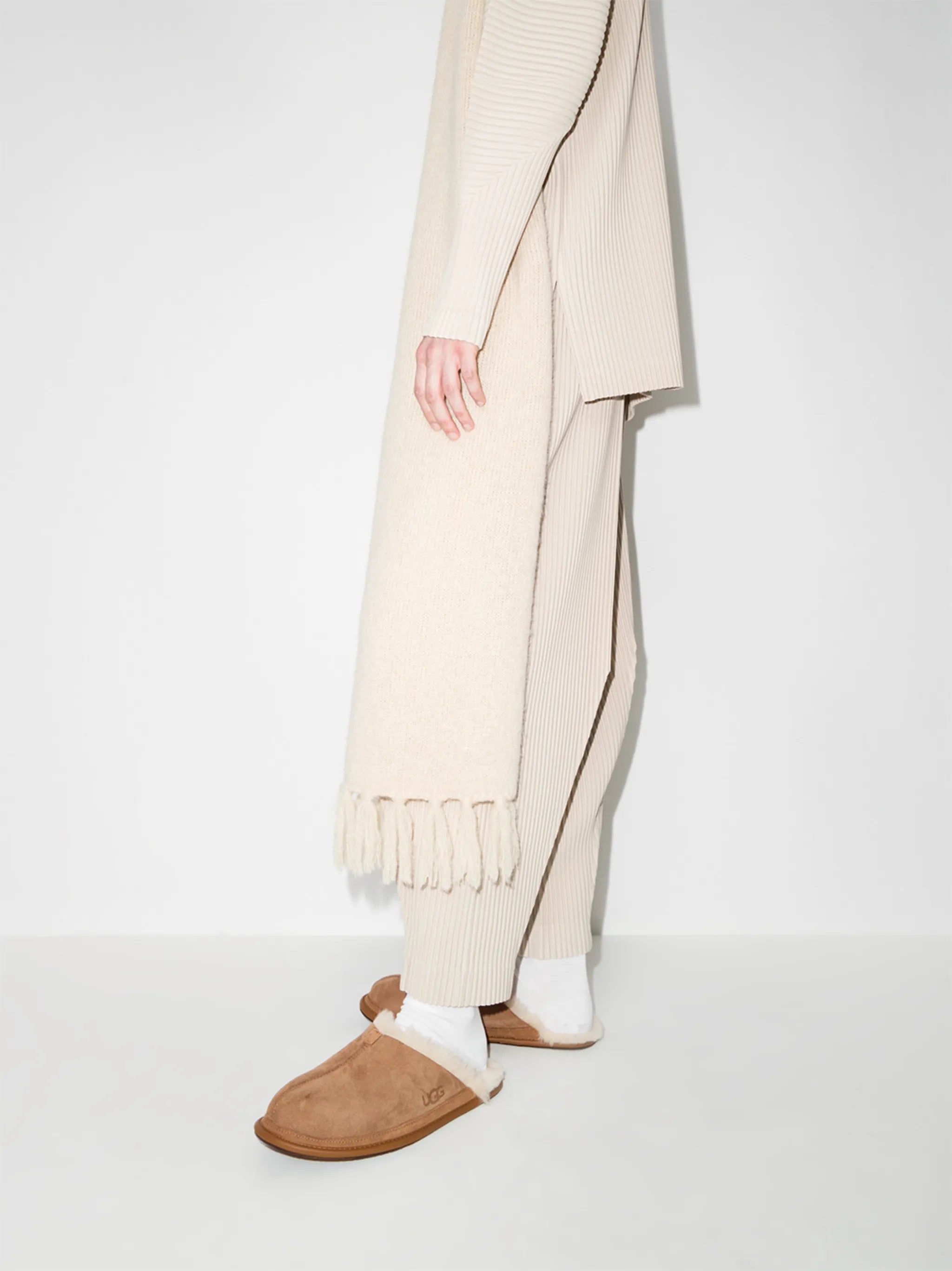 Hyde suede slippers