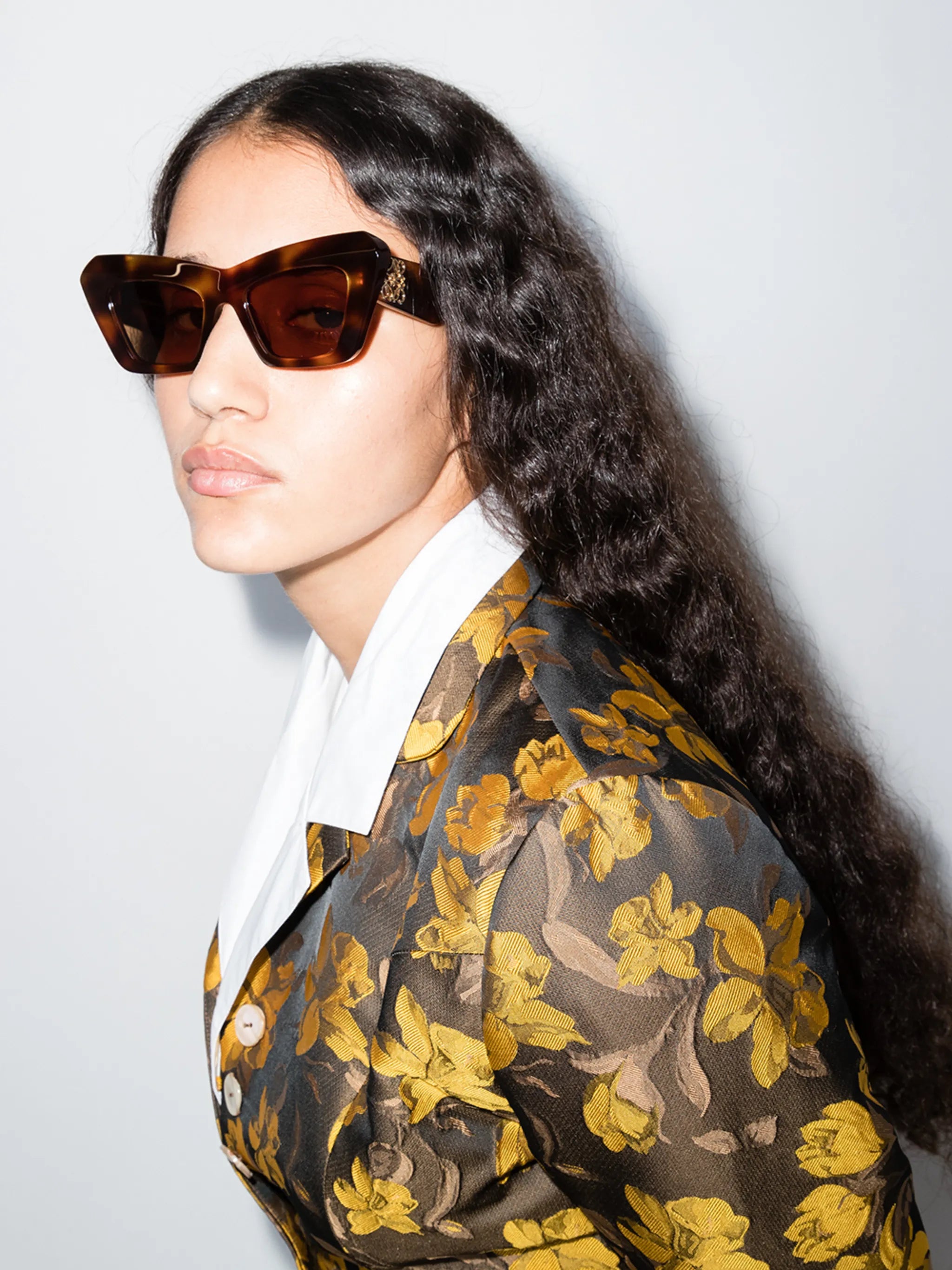 oversize angular frame sunglasses