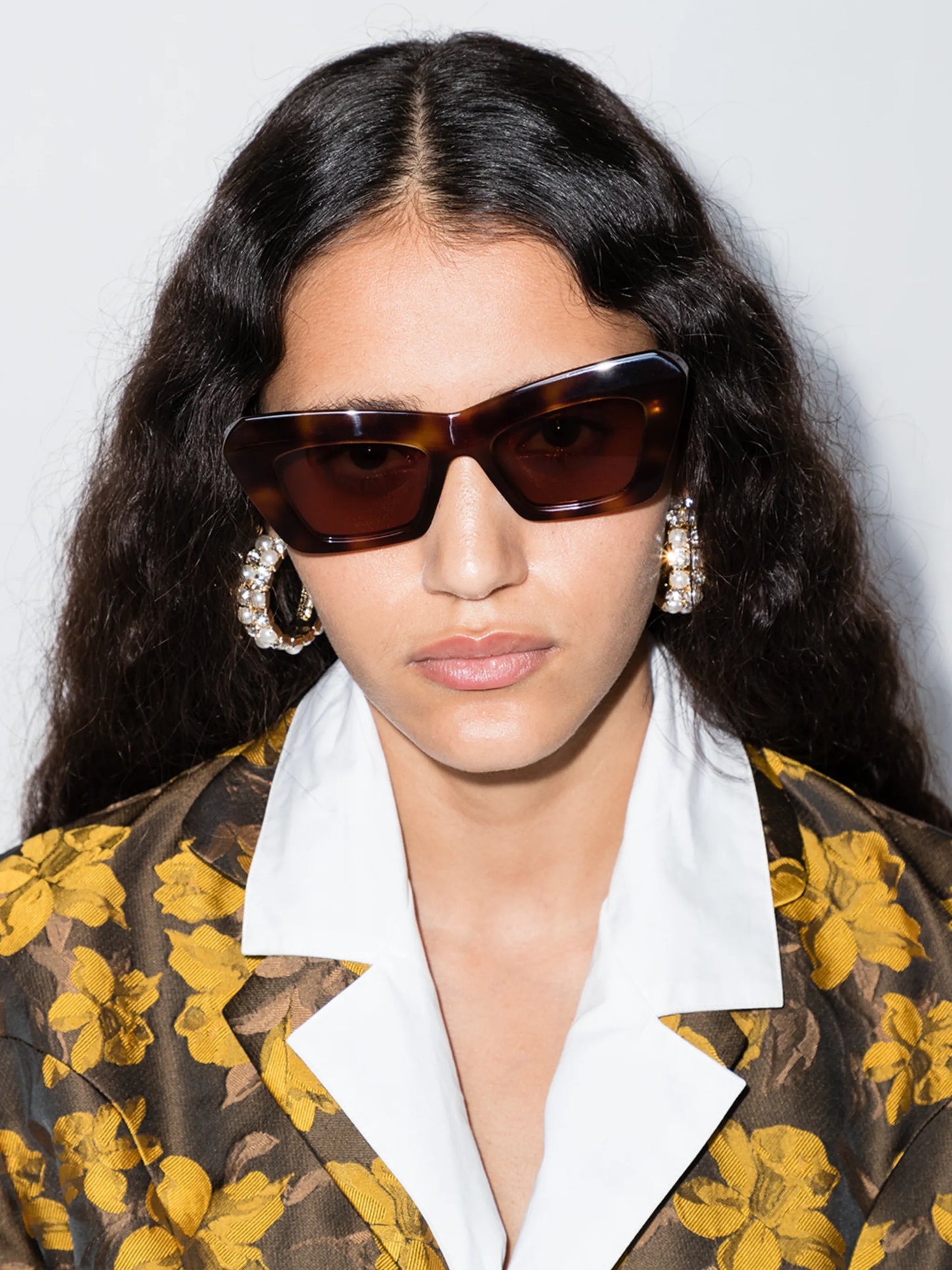 oversize angular frame sunglasses