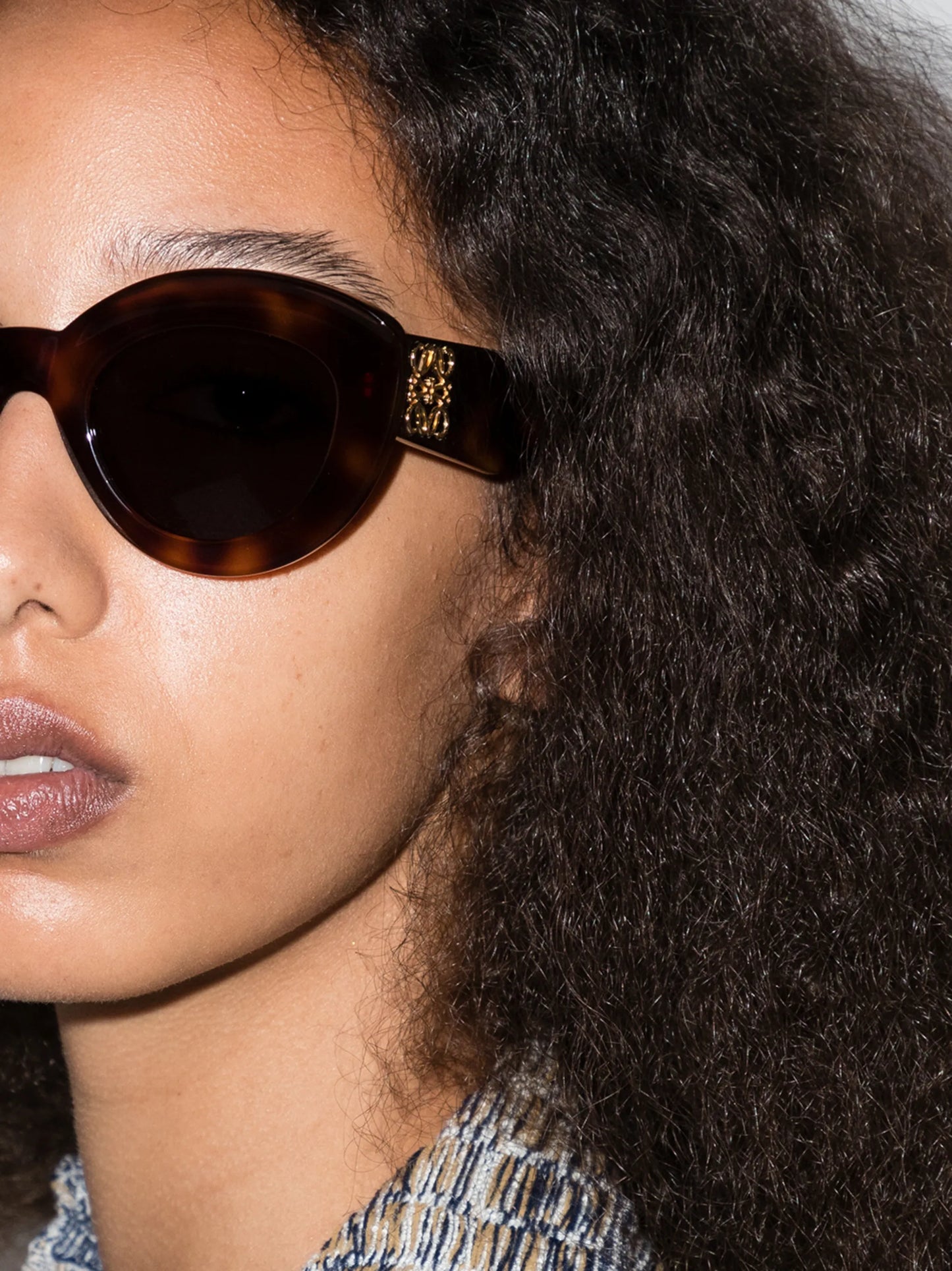 cat-eye frame sunglasses