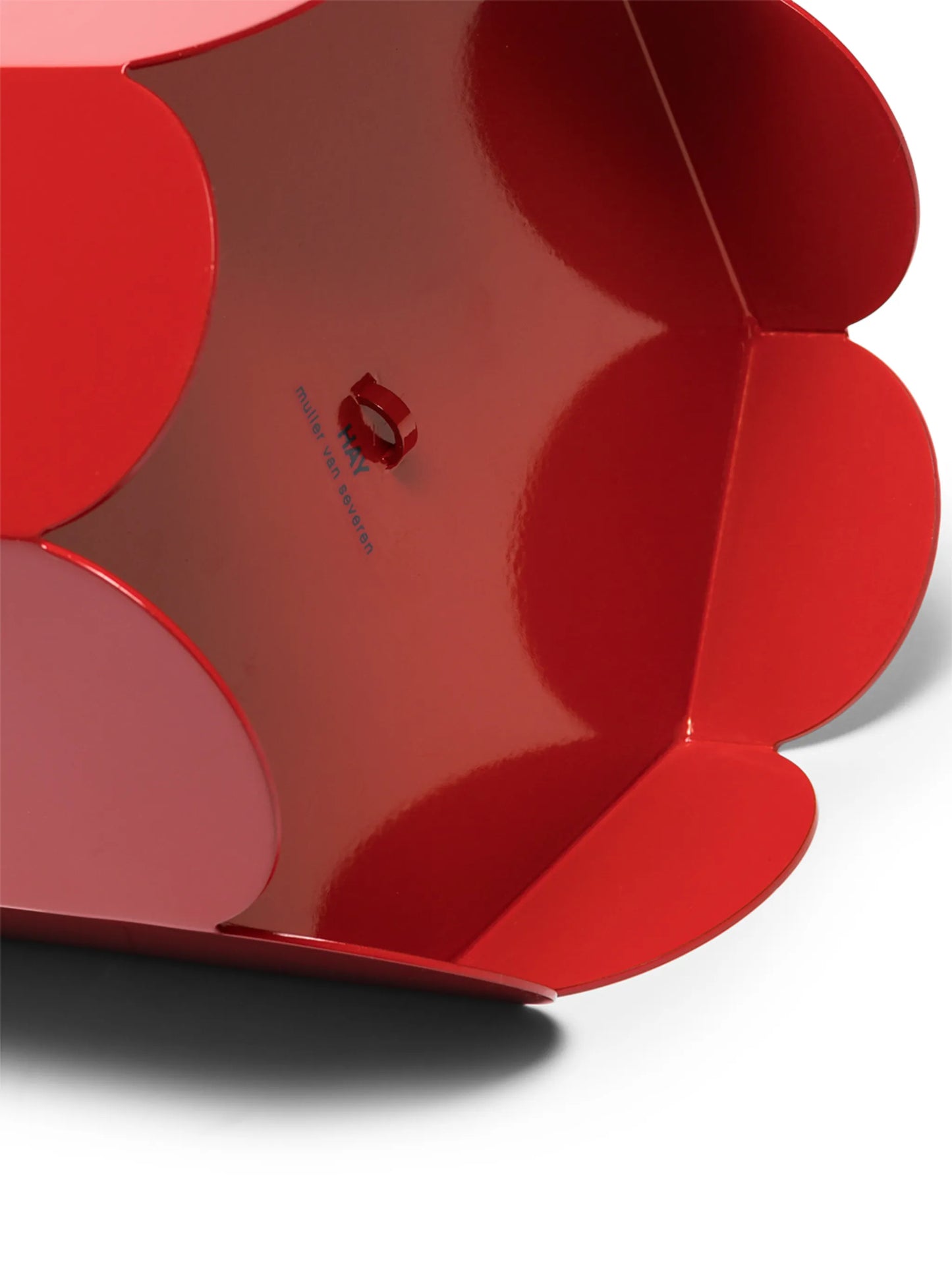 Arcs scalloped vase