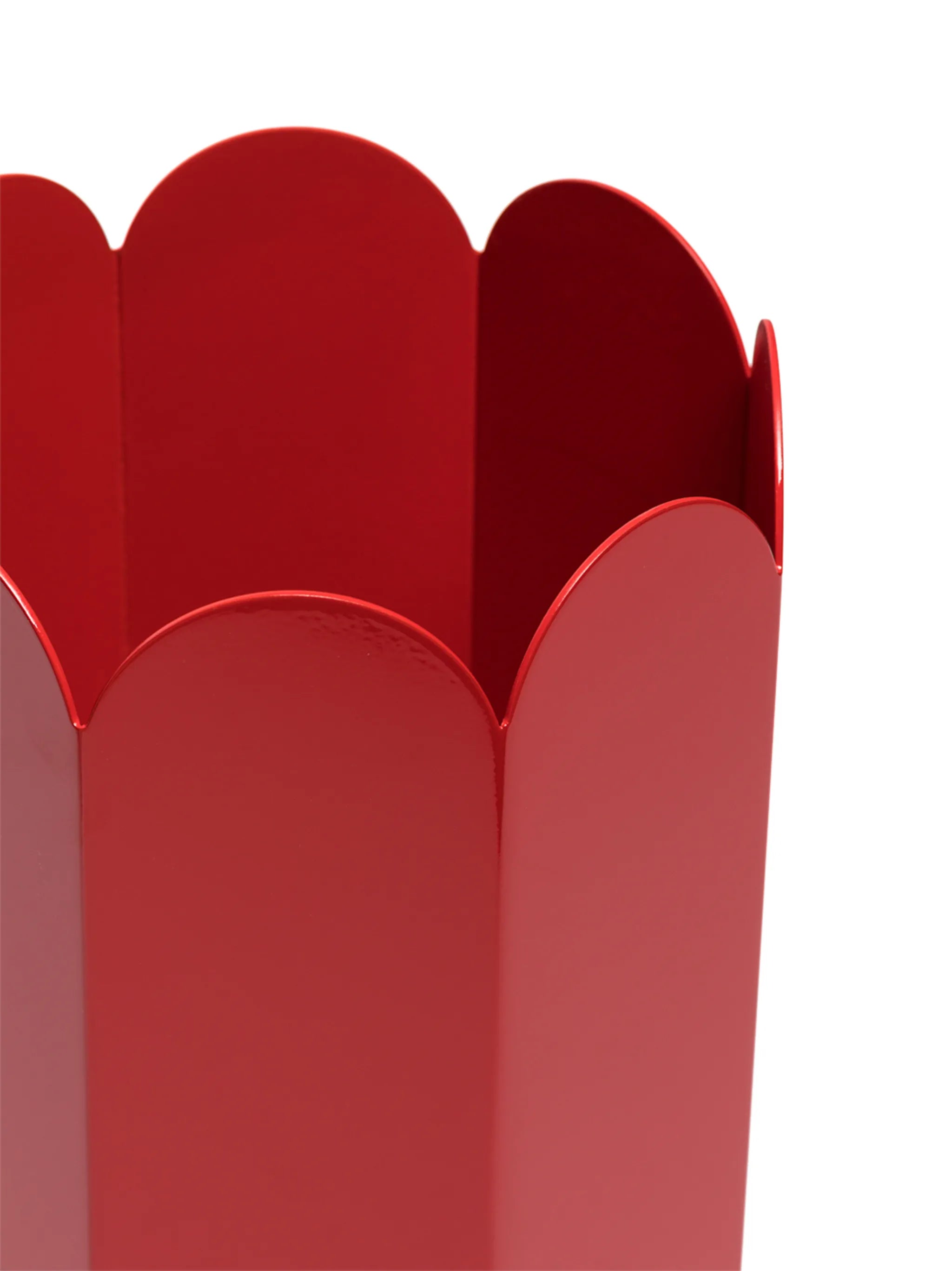Arcs scalloped vase
