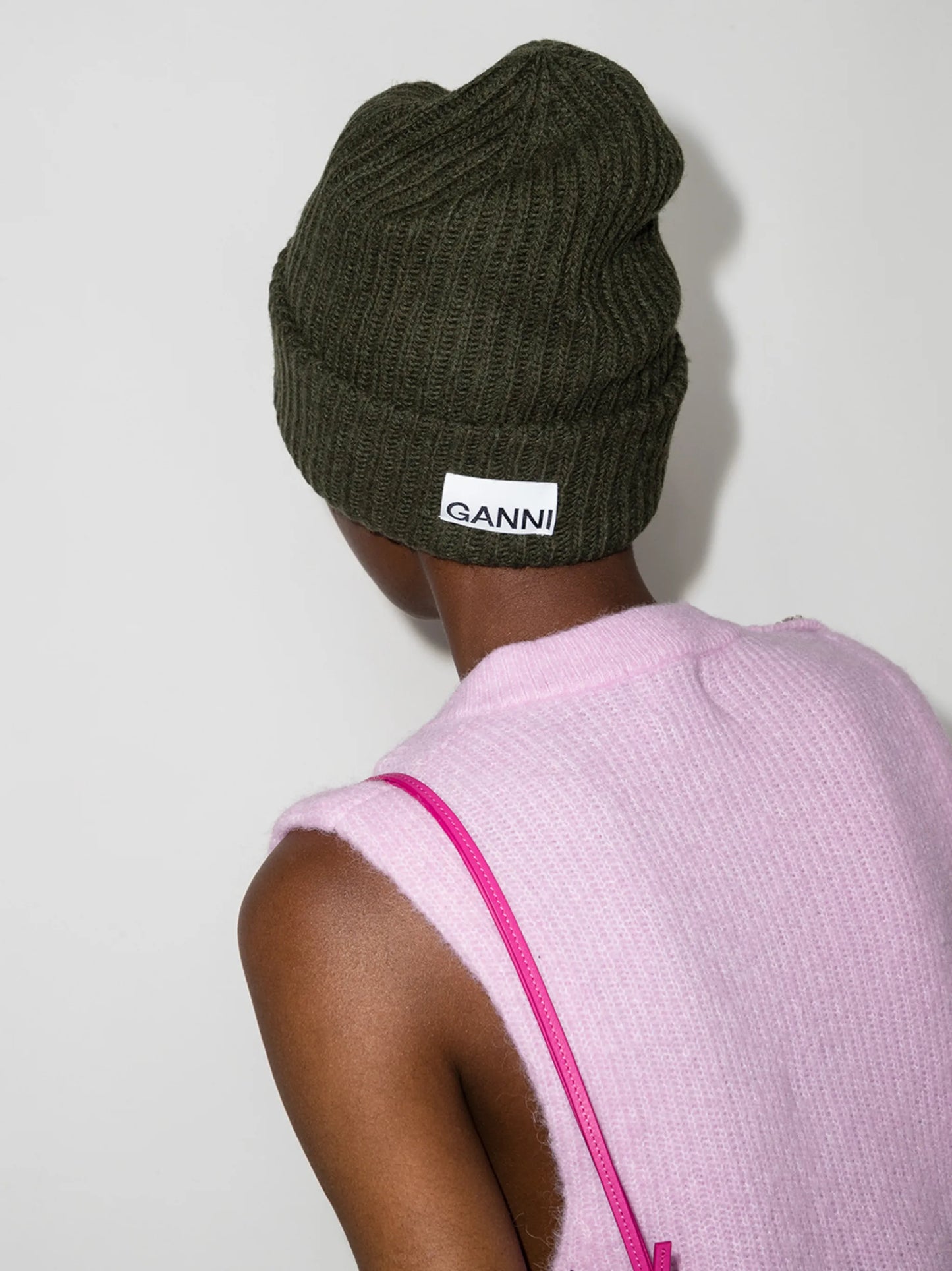logo-patch ribbed-knit beanie
