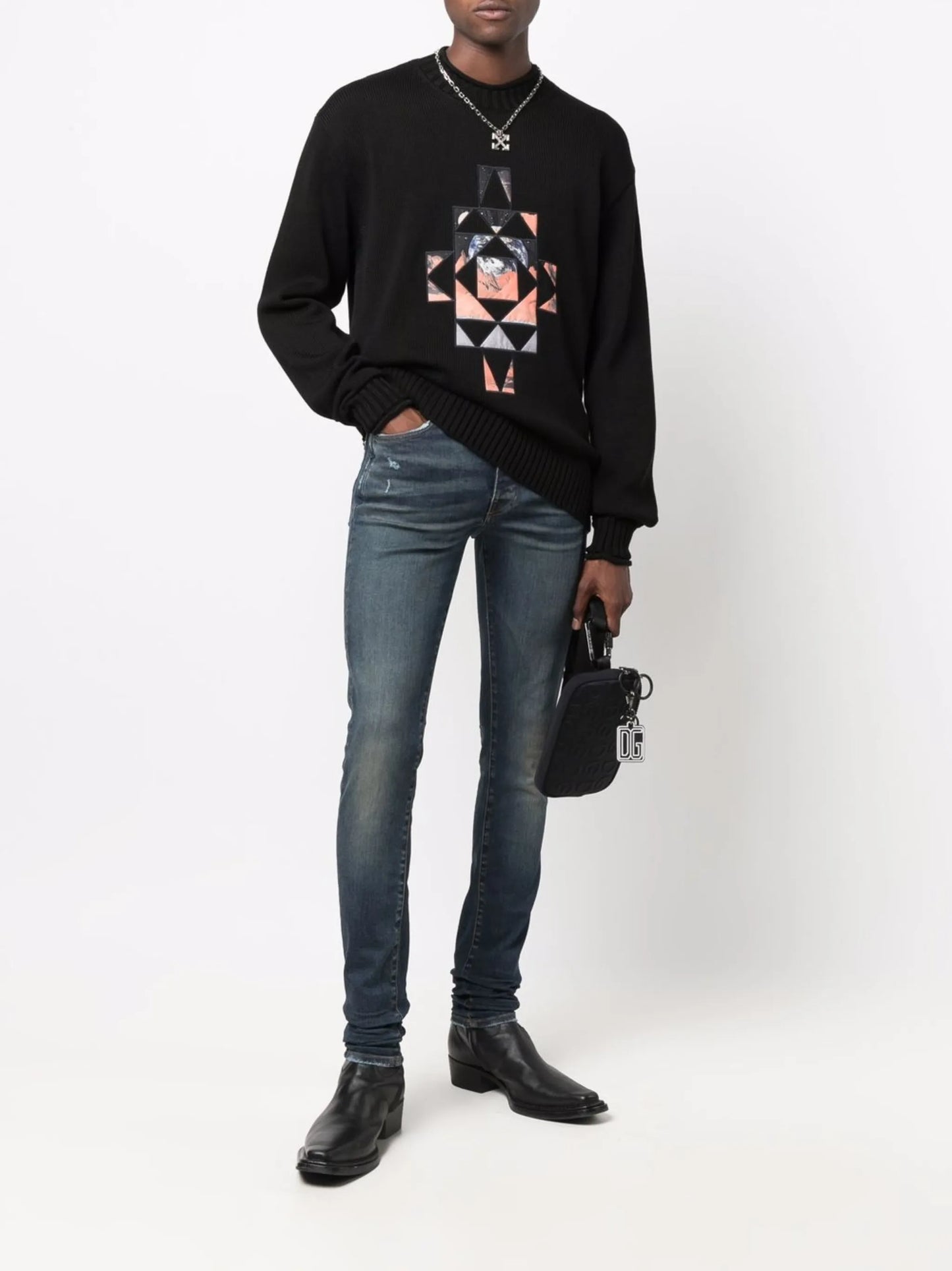 light-wash skinny jeans