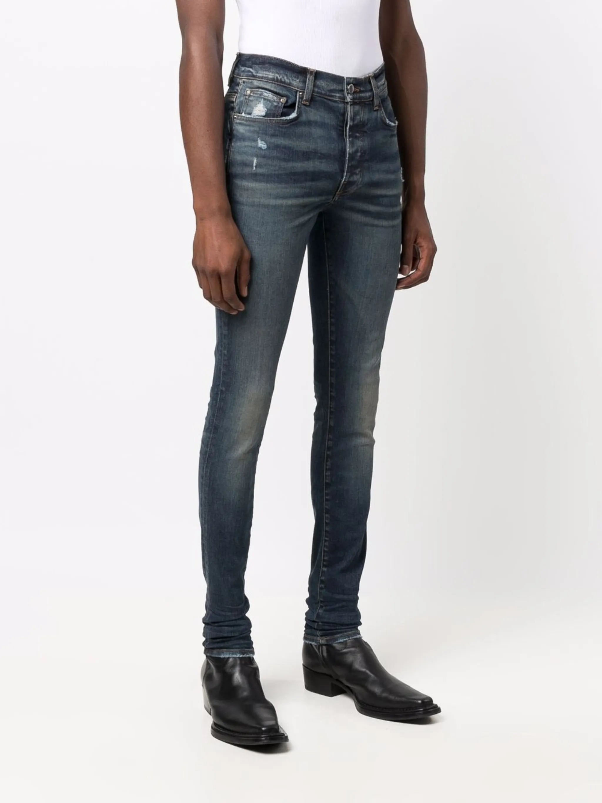 light-wash skinny jeans