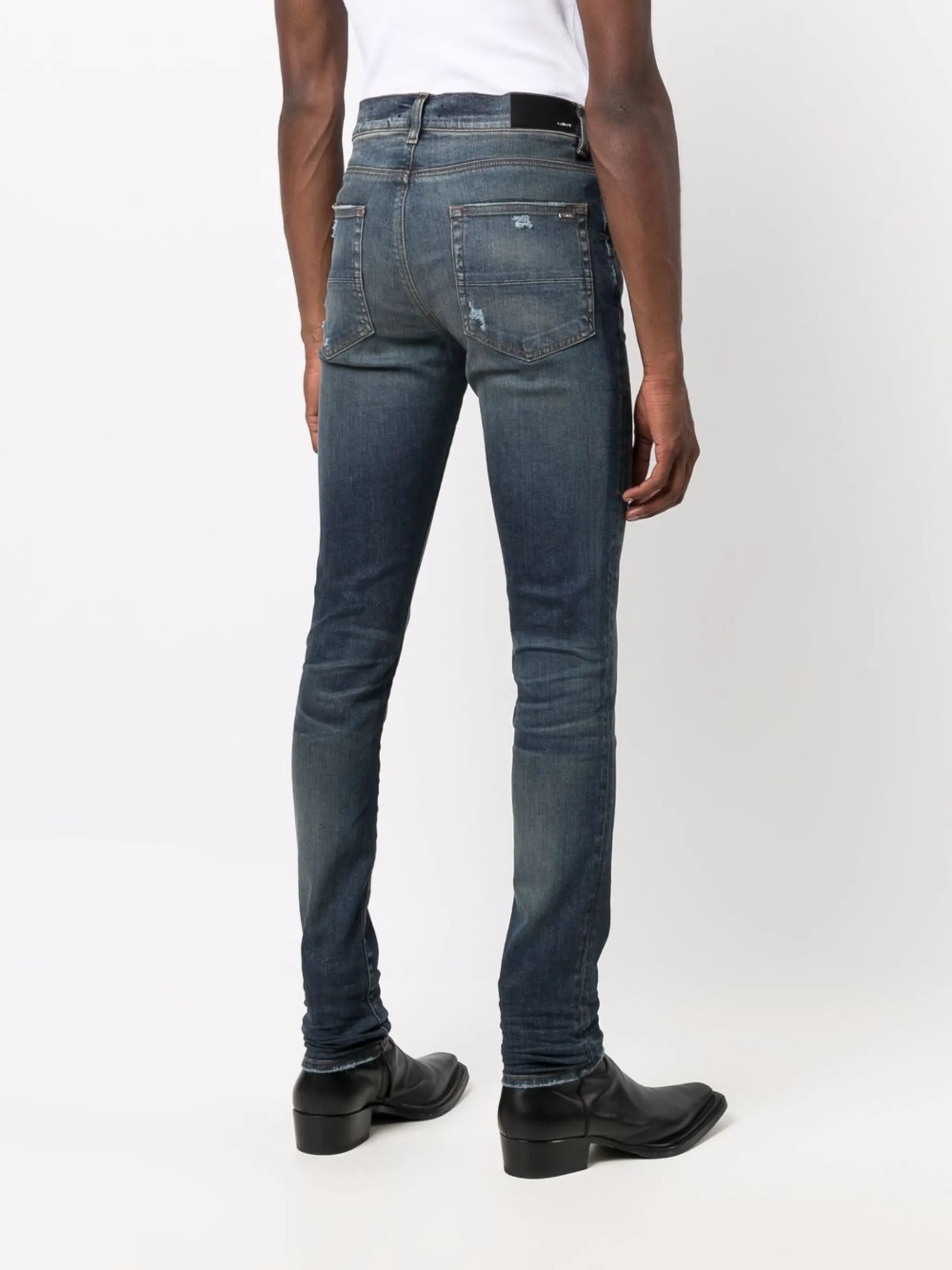 light-wash skinny jeans