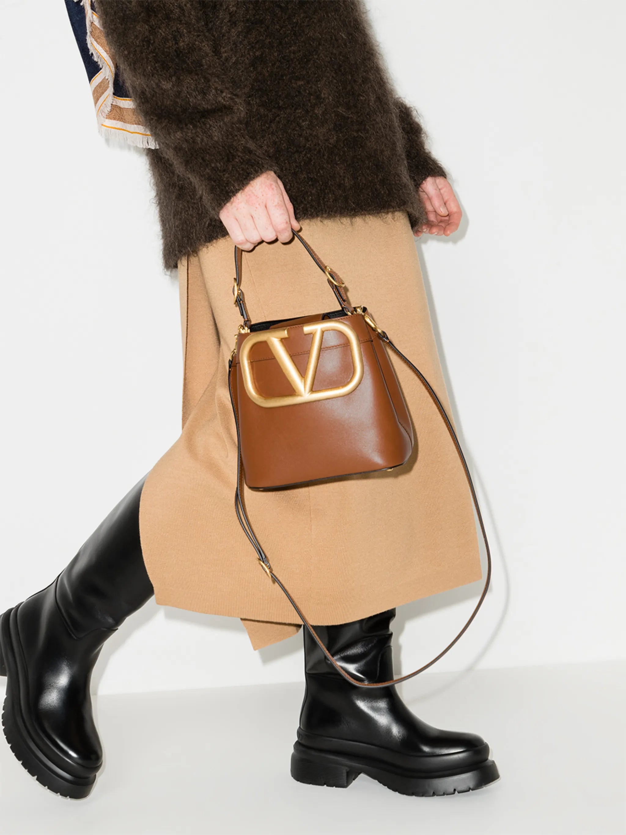 VLOGO plaque tote bag