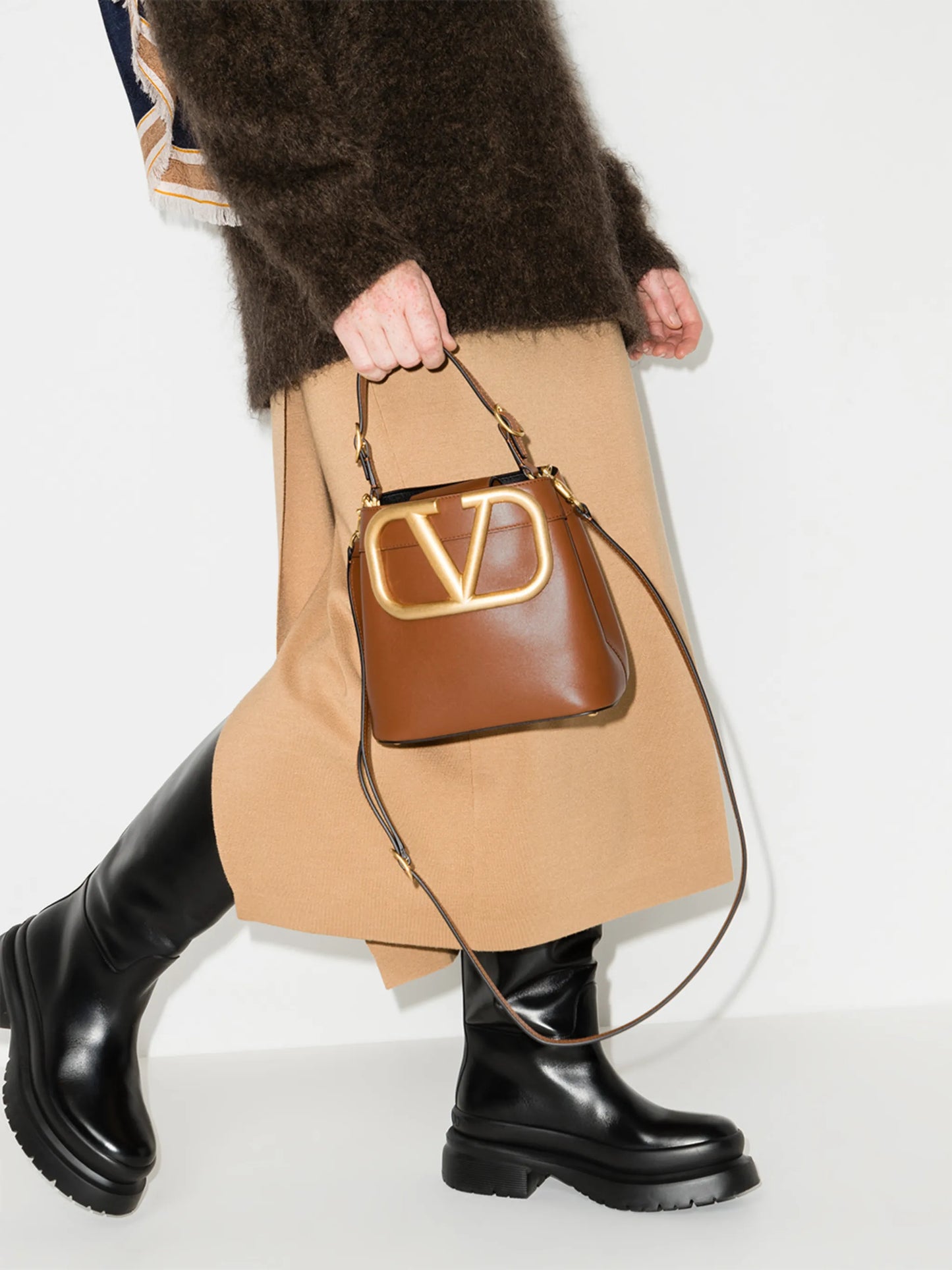 VLOGO plaque tote bag
