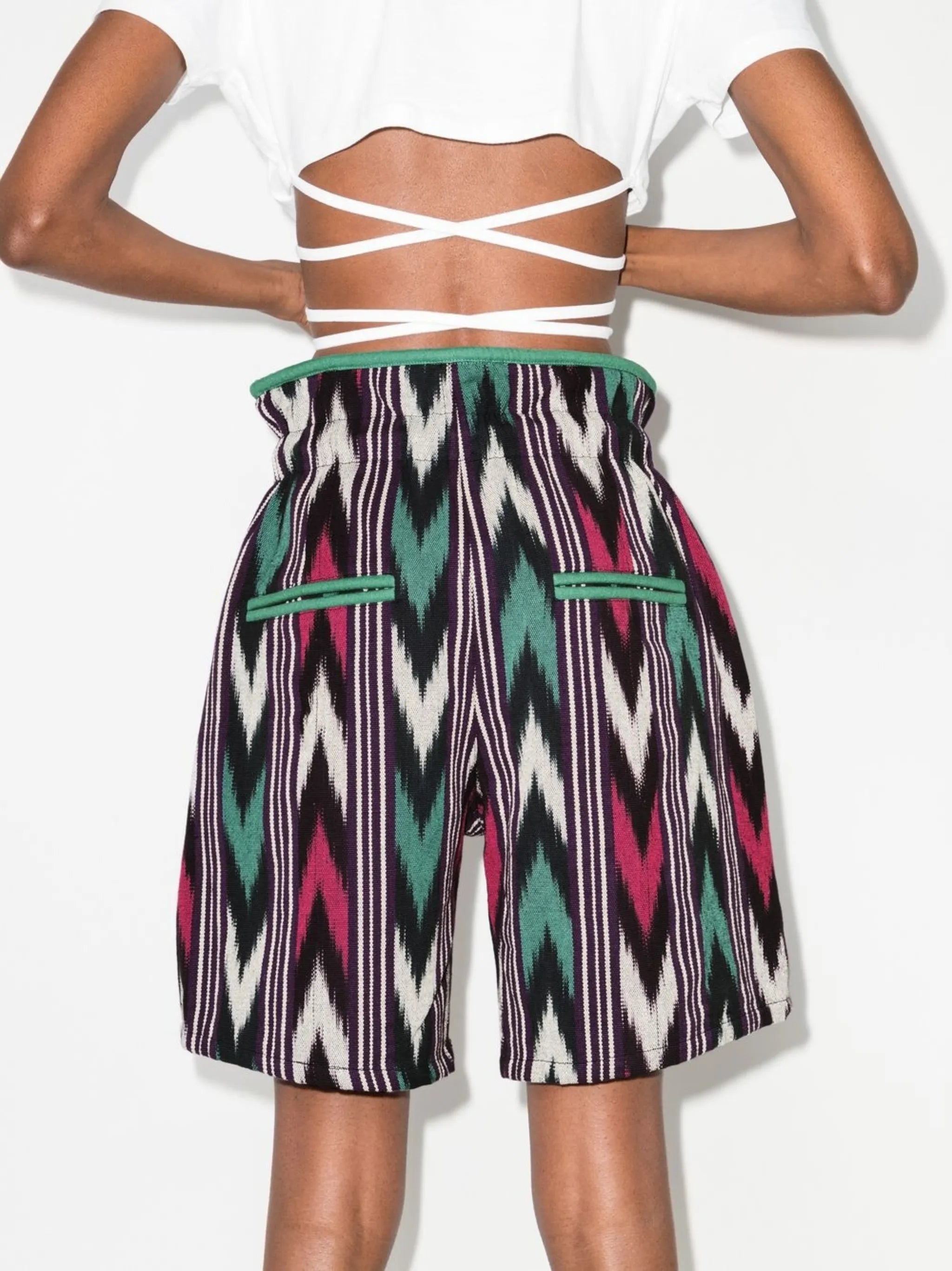 zigzag-print high-waisted shorts
