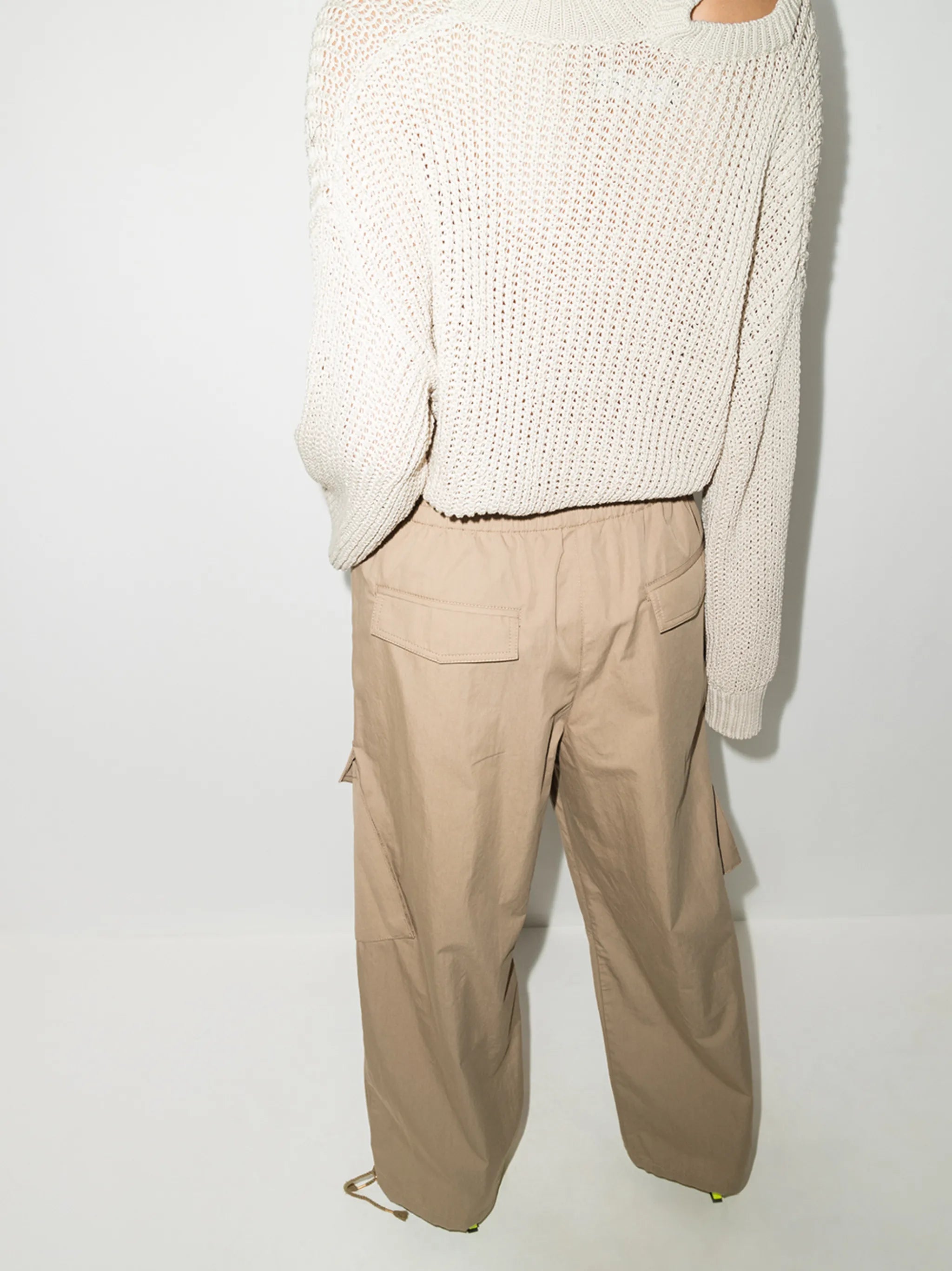 wide-leg cargo trousers