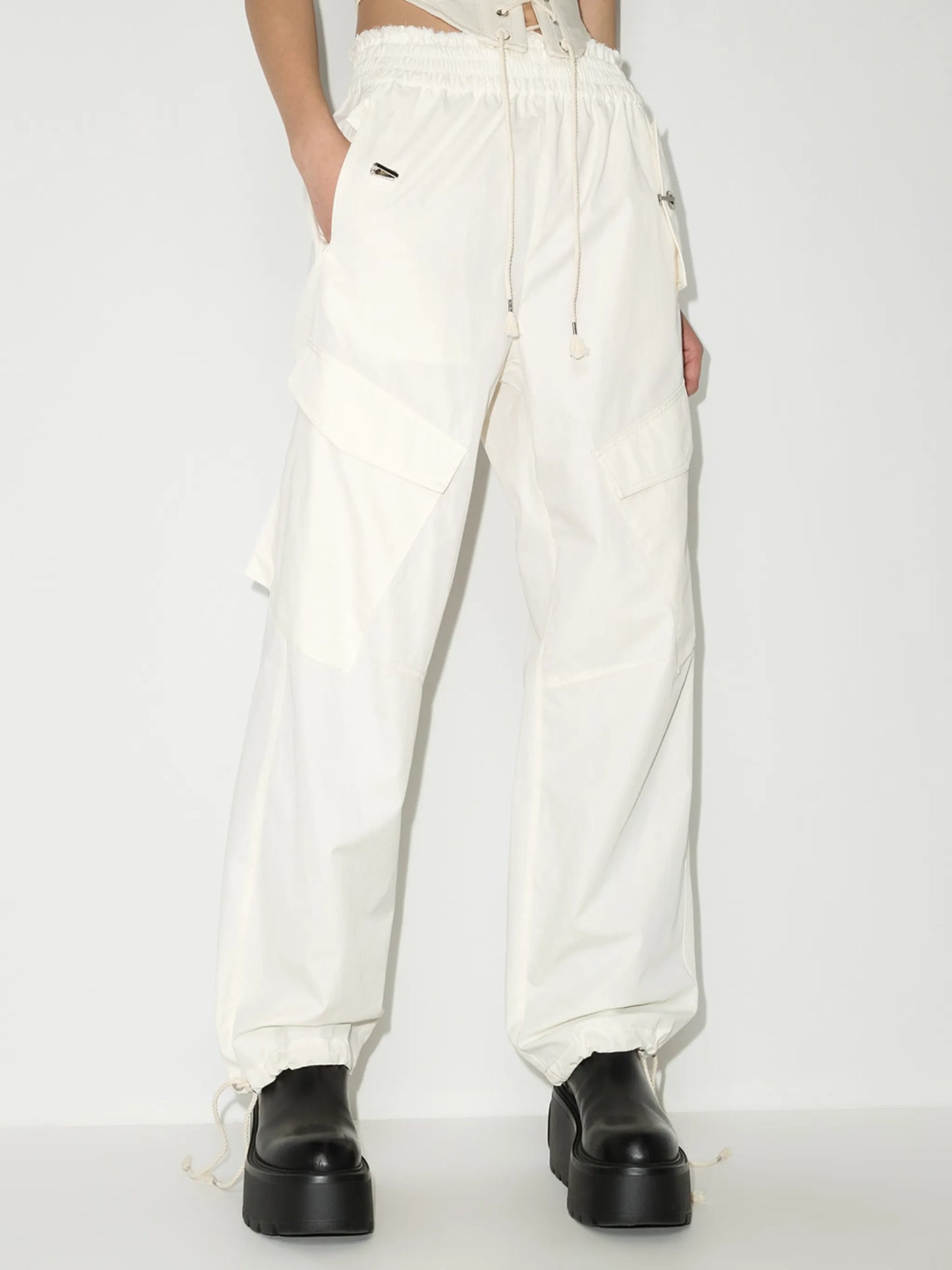 wide-leg cargo trousers