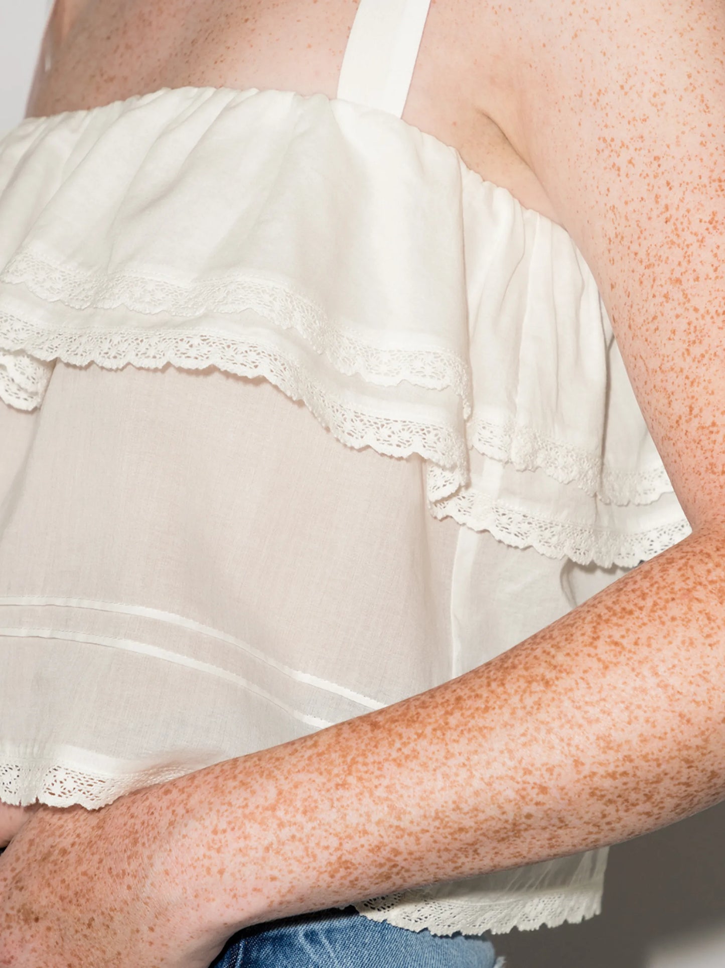 Tarragon lace-trim sleeveless top
