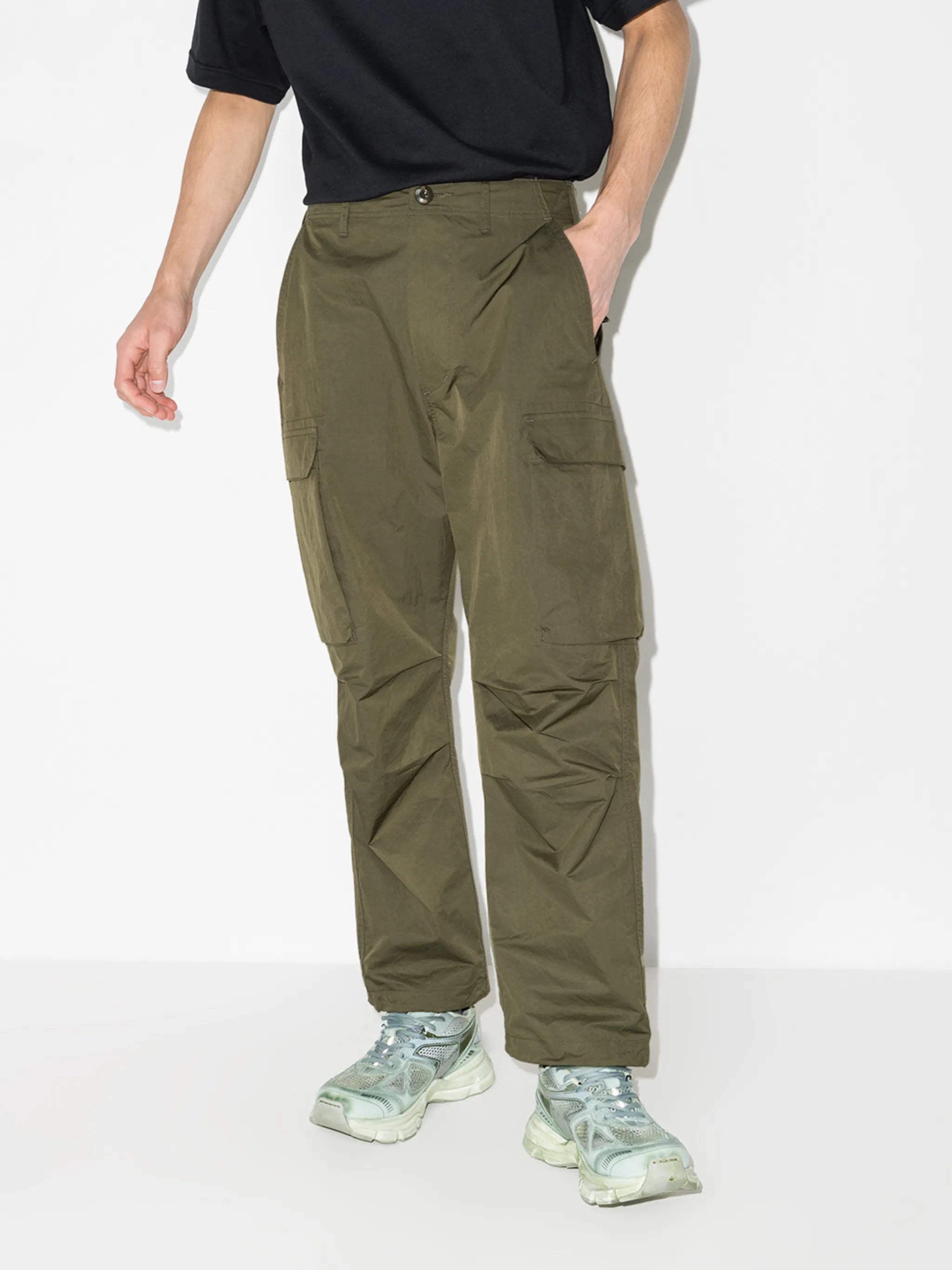 straight-leg cargo trousers